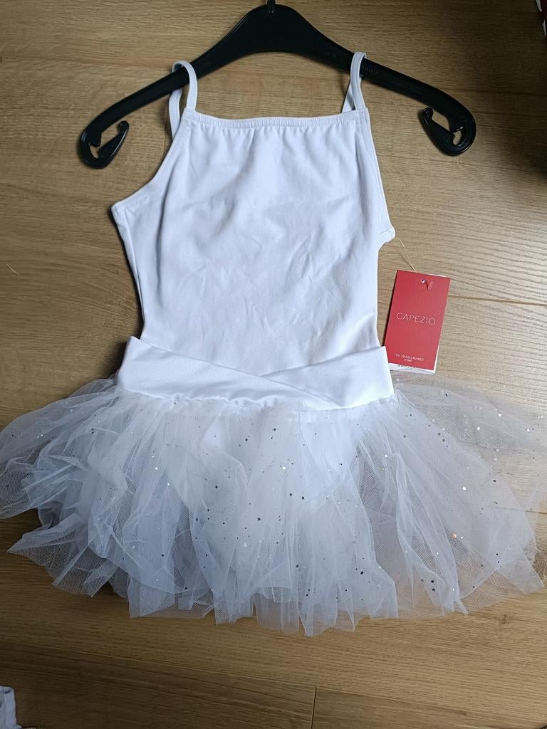 Capezio balletpak wit met tutu maat m kind (ong 122)
Leotard, Sport en Fitness, Ballet, Ophalen of Verzenden, Nieuw, Kleding