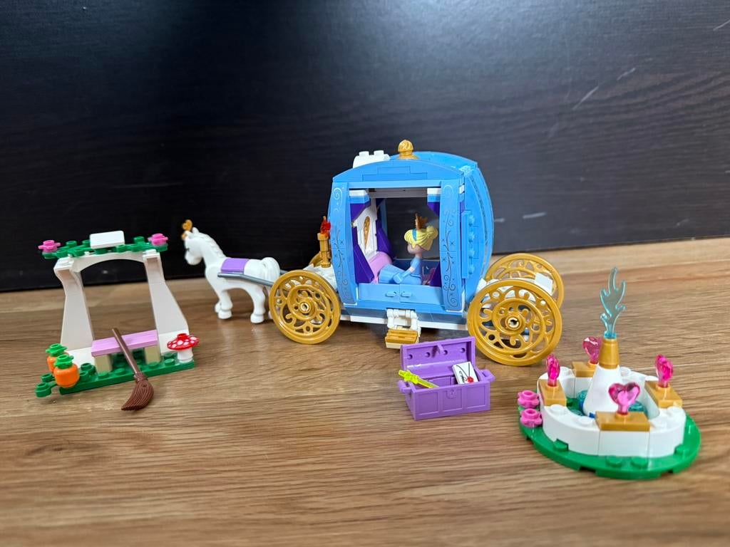Lego Disney Princess Assepoesters betoverde koets 41053, Ophalen of Verzenden, Zo goed als nieuw