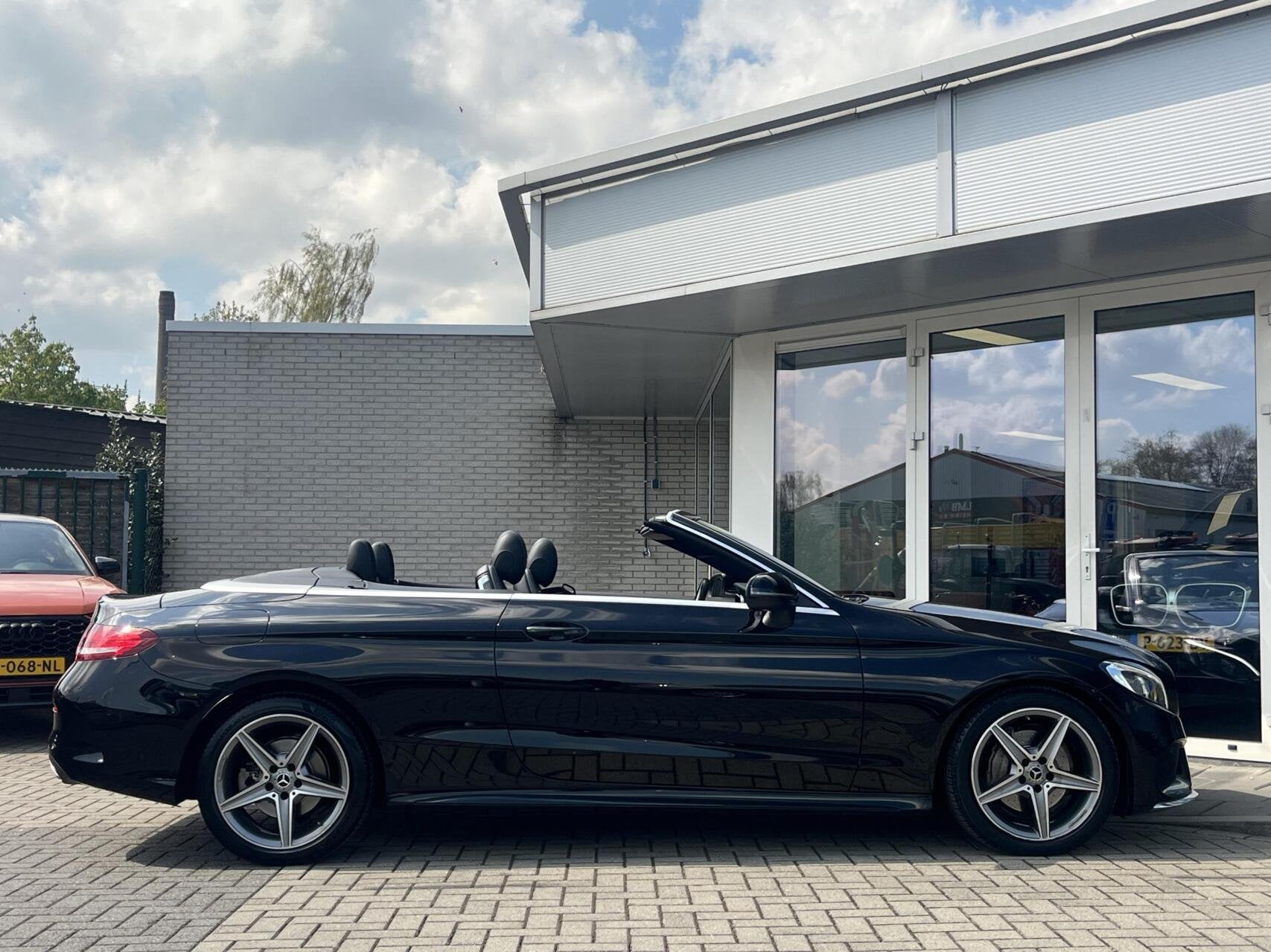 Mercedes C-klasse Cabrio AUT9AMG SFEER+AIRSCARF+LED+STOELVER, Automaat, Cabriolet, 4 stoelen, Zwart