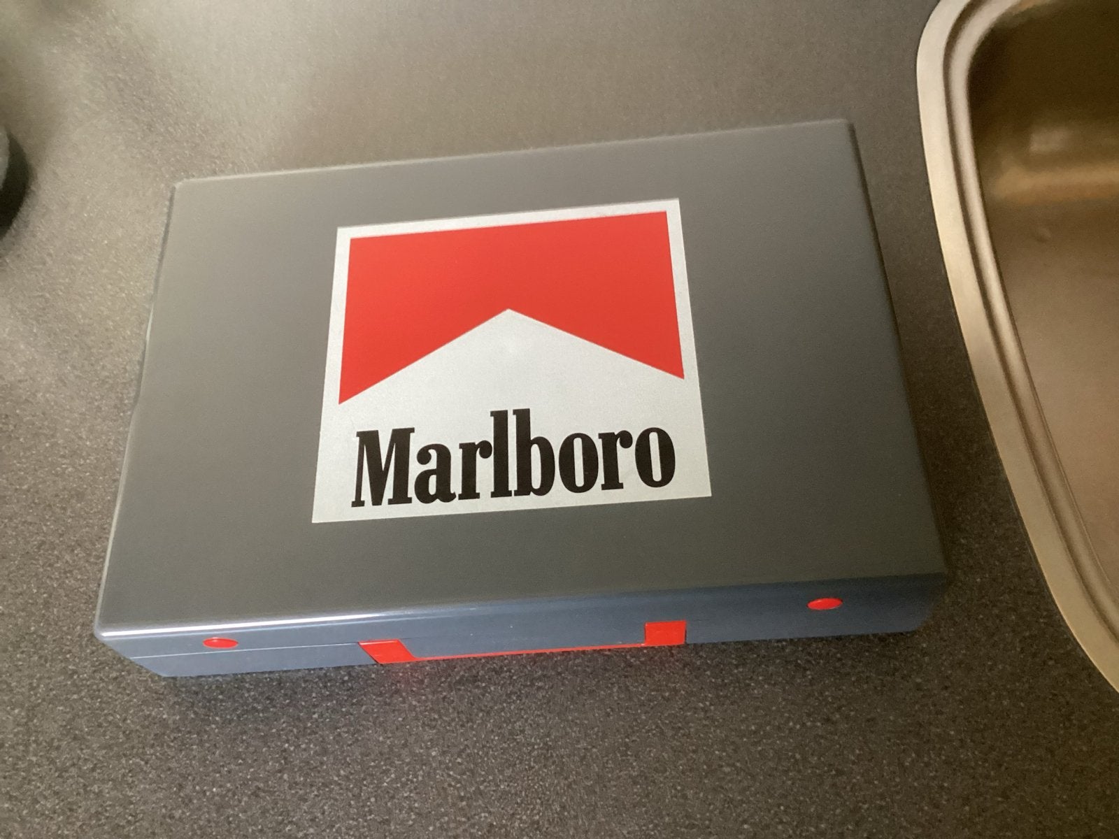Originele Marlboro gereedschap set in koffer, Ophalen of Verzenden, Zo goed als nieuw, Gebruiksvoorwerp