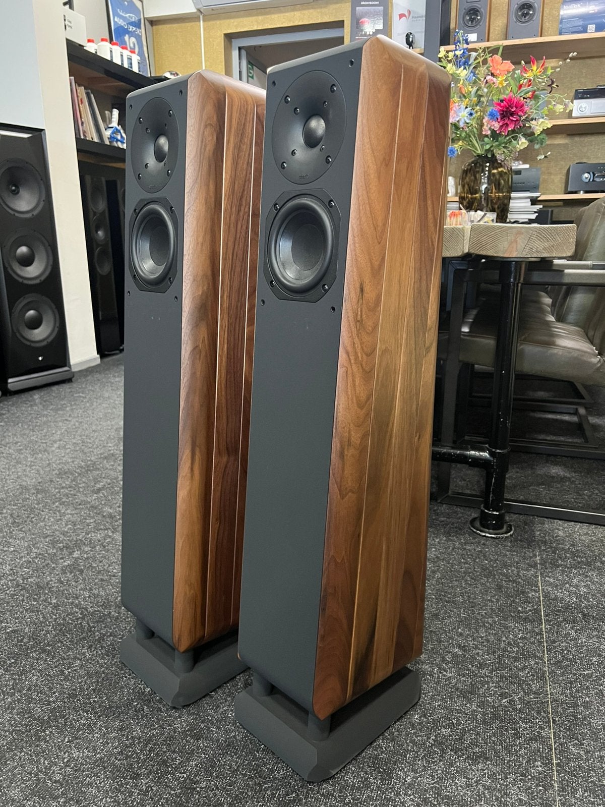 Chario Constellation Cygnus MK2, Zo goed als nieuw, 120 watt of meer, Front, Rear of Stereo speakers, Ophalen