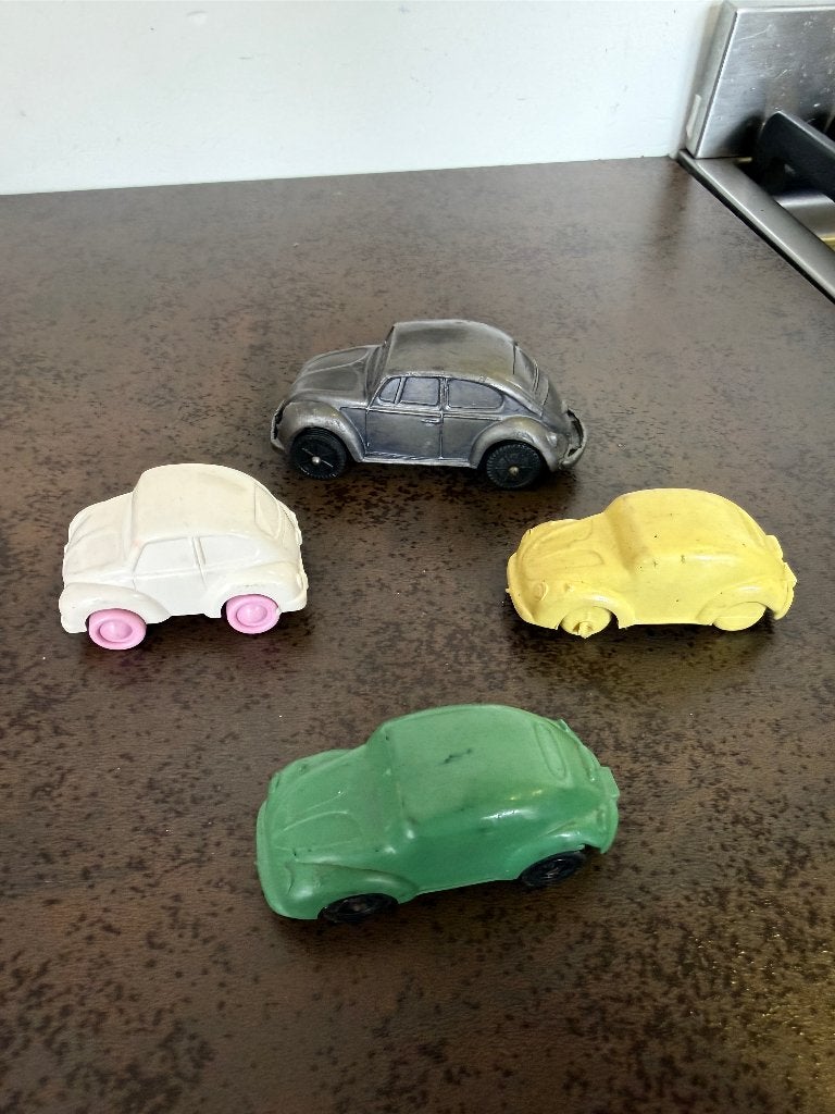 4 Vintage VW Kever Speelgoed Auto's Kunststof Vinyl Rubber, Ophalen of Verzenden, Gebruikt, Auto