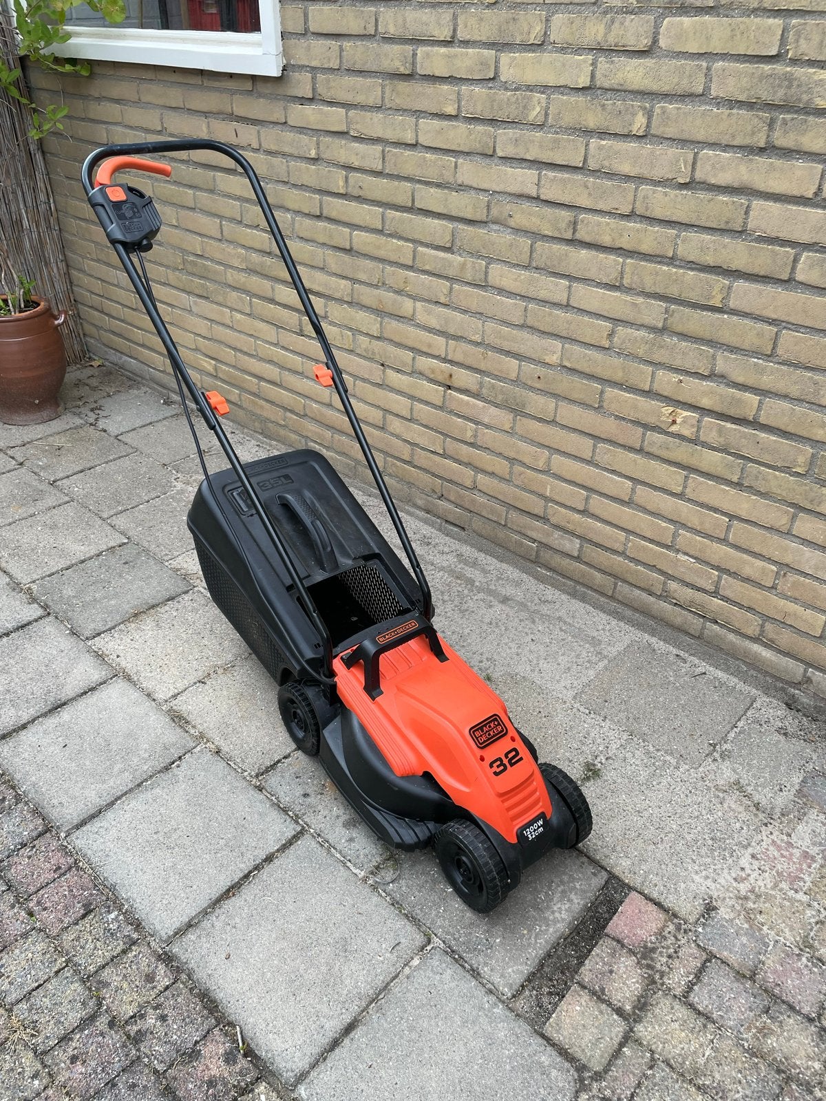 Harderwijk: Black&Decker BEMW451 elektrische Grasmaaier, Ophalen, Cirkelmaaier, Gebruikt, Elektrische grasmaaier