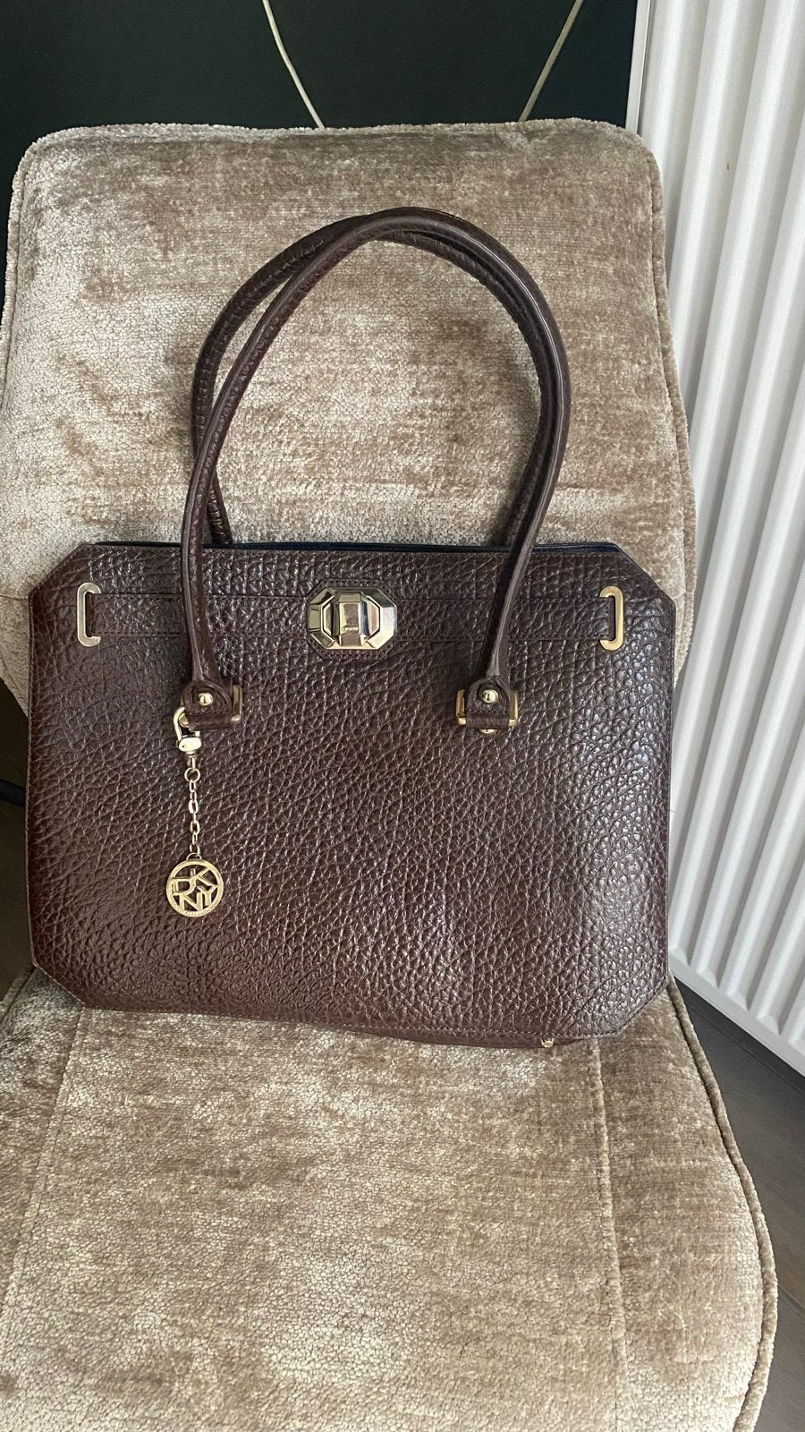 Nieuwe DKNY Leren Donkerbruine Handtas, Ophalen of Verzenden, Nieuw, Bruin, Handtas