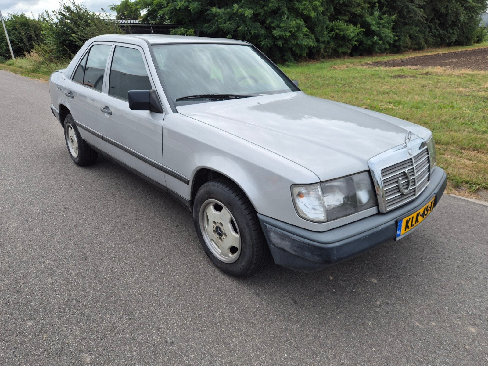 Mercedes-Benz W124 200D Mercedes 1986 Grijs, foto 3