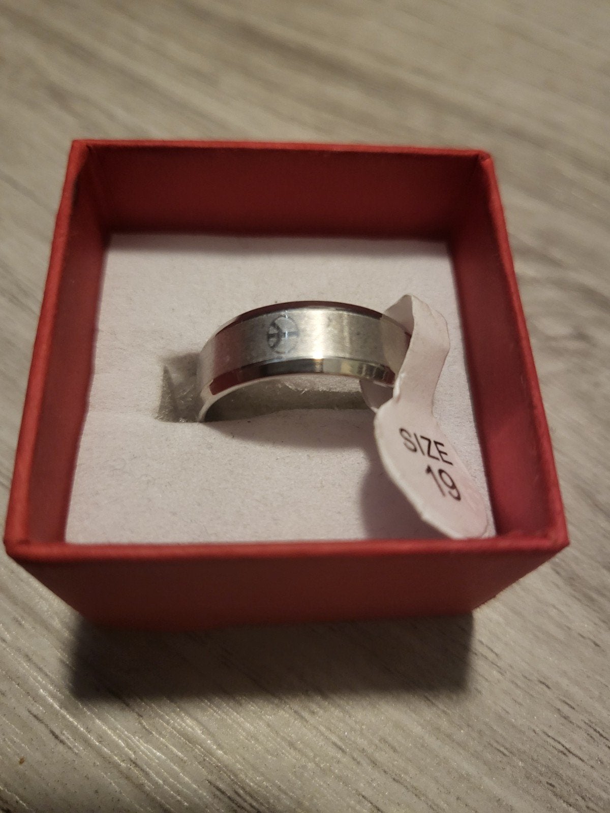 Nieuwe zilverkleurige ring, maat 19, IJzer of Staal, 19 tot 20, Nieuw, Ophalen of Verzenden