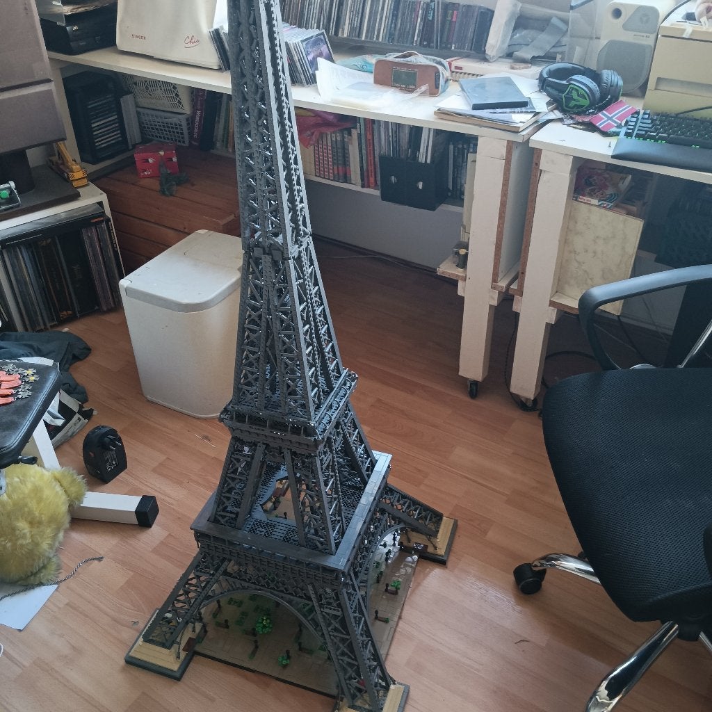 Lego eiffeltoren 10307, Kinderen en Baby's, Speelgoed | Duplo en Lego, Lego, Compleet, Ophalen of Verzenden, Zo goed als nieuw
