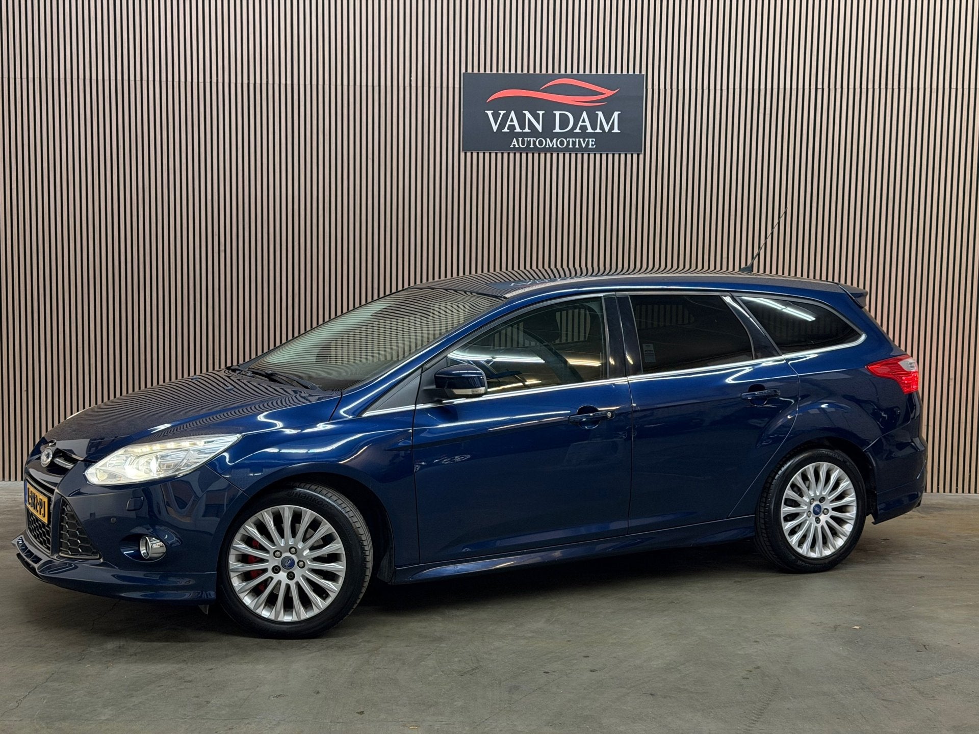 Ford Focus Wagon 1.6 EcoBoost Titanium 2013 XENON CLIMA CRUI, Zwart, 4 cilinders, Blauw, Handgeschakeld