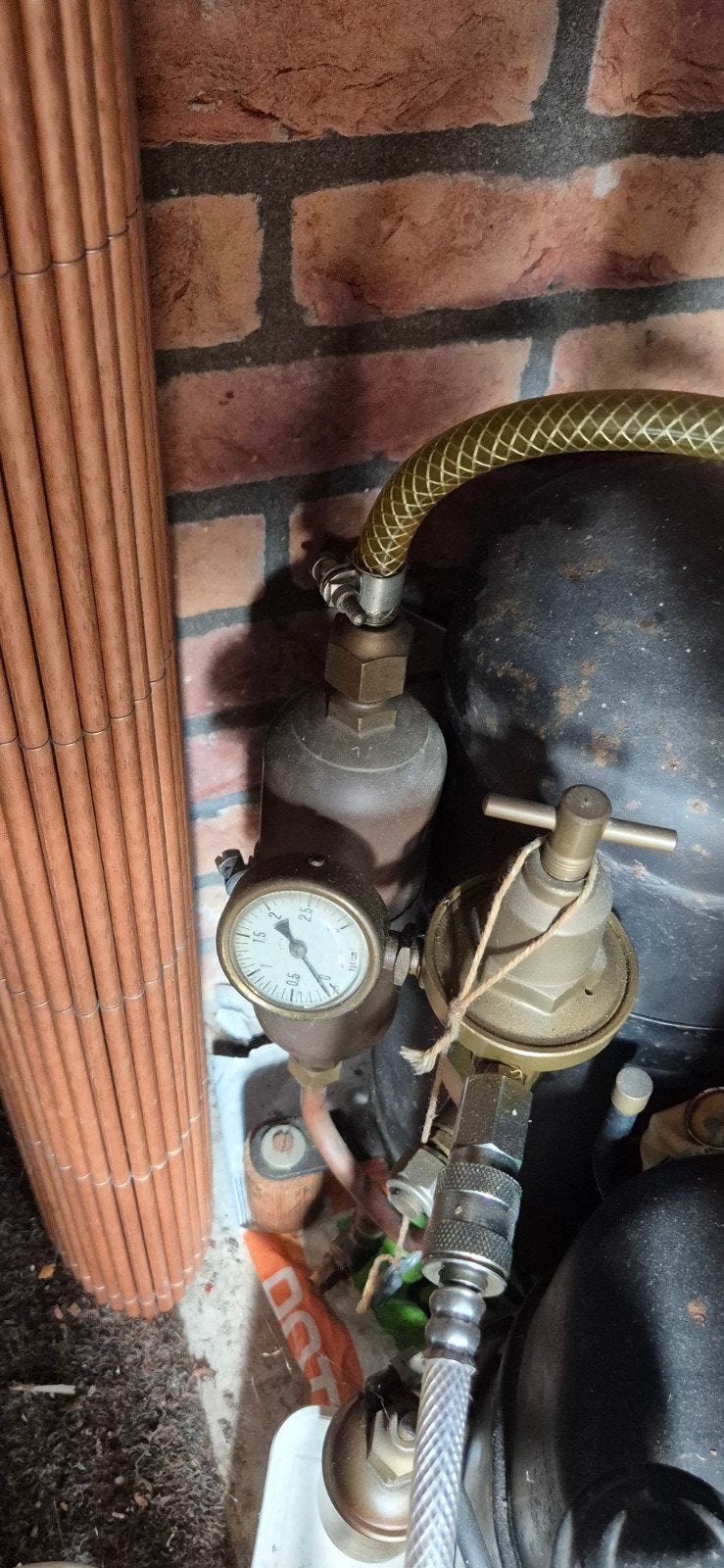 Gebruikte compressor met drukmeter, 100 liter of meer, Ophalen, Gebruikt, Minder dan 200 liter/min