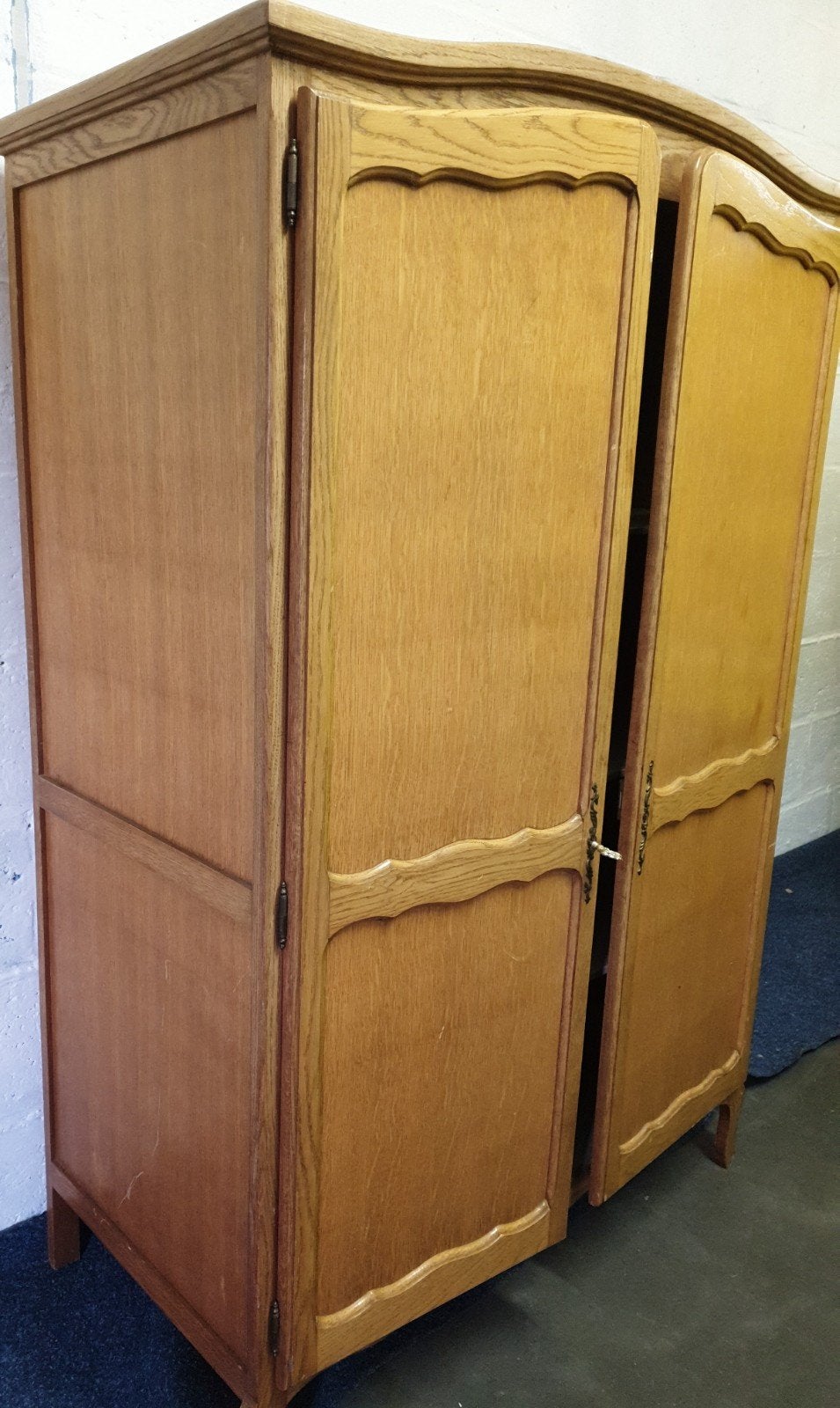 Vintage Eikenhouten Slaapkamer Kast met Hang- en Legruimte, Ophalen, Met deur(en), Gebruikt, 100 tot 150 cm