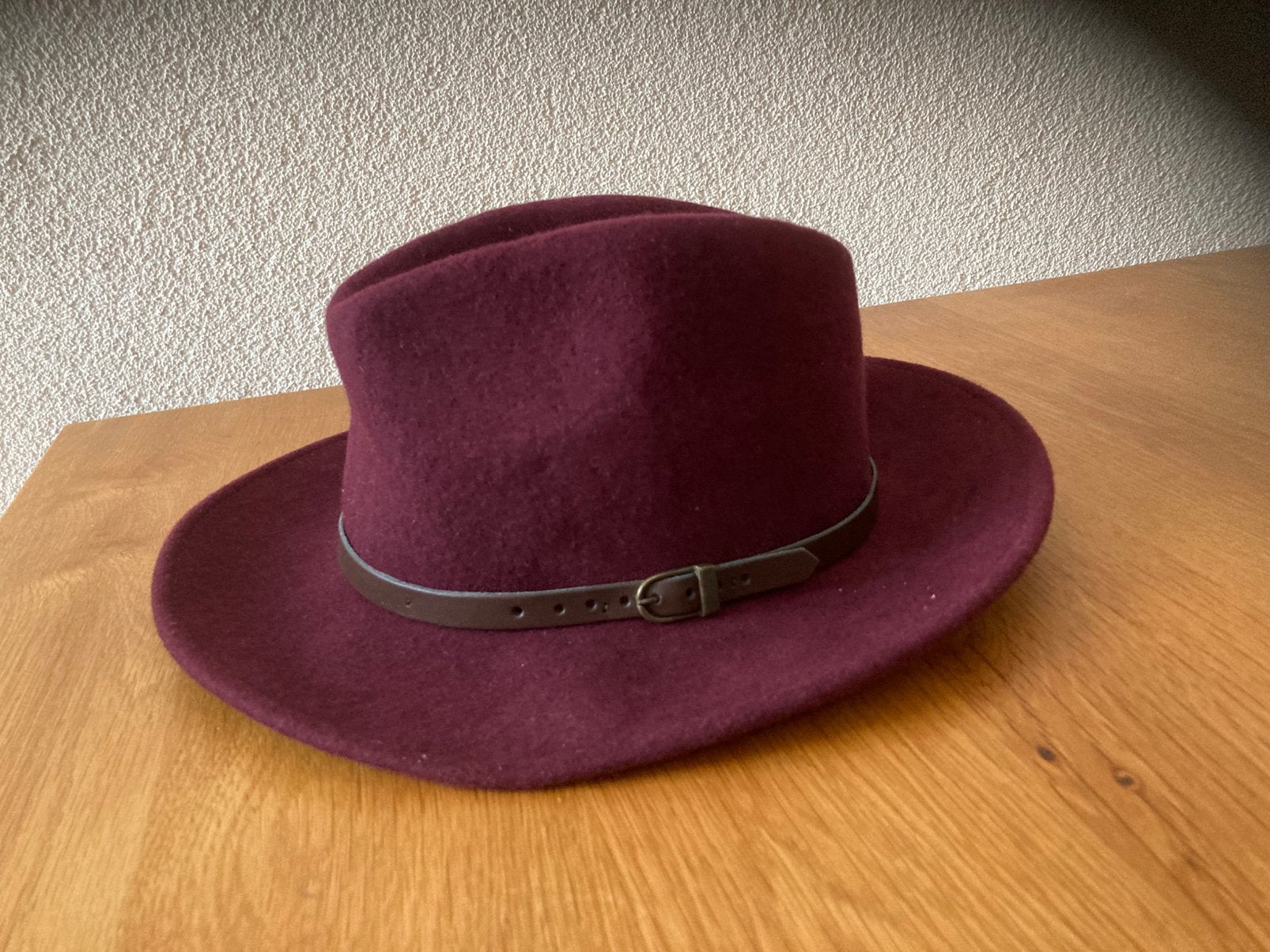 Hologramme Paris Fedora Hoed mt 55 Bordeaux rood, Ophalen of Verzenden, Zo goed als nieuw, 57 cm (M, 7⅛ inch) of minder, Hoed