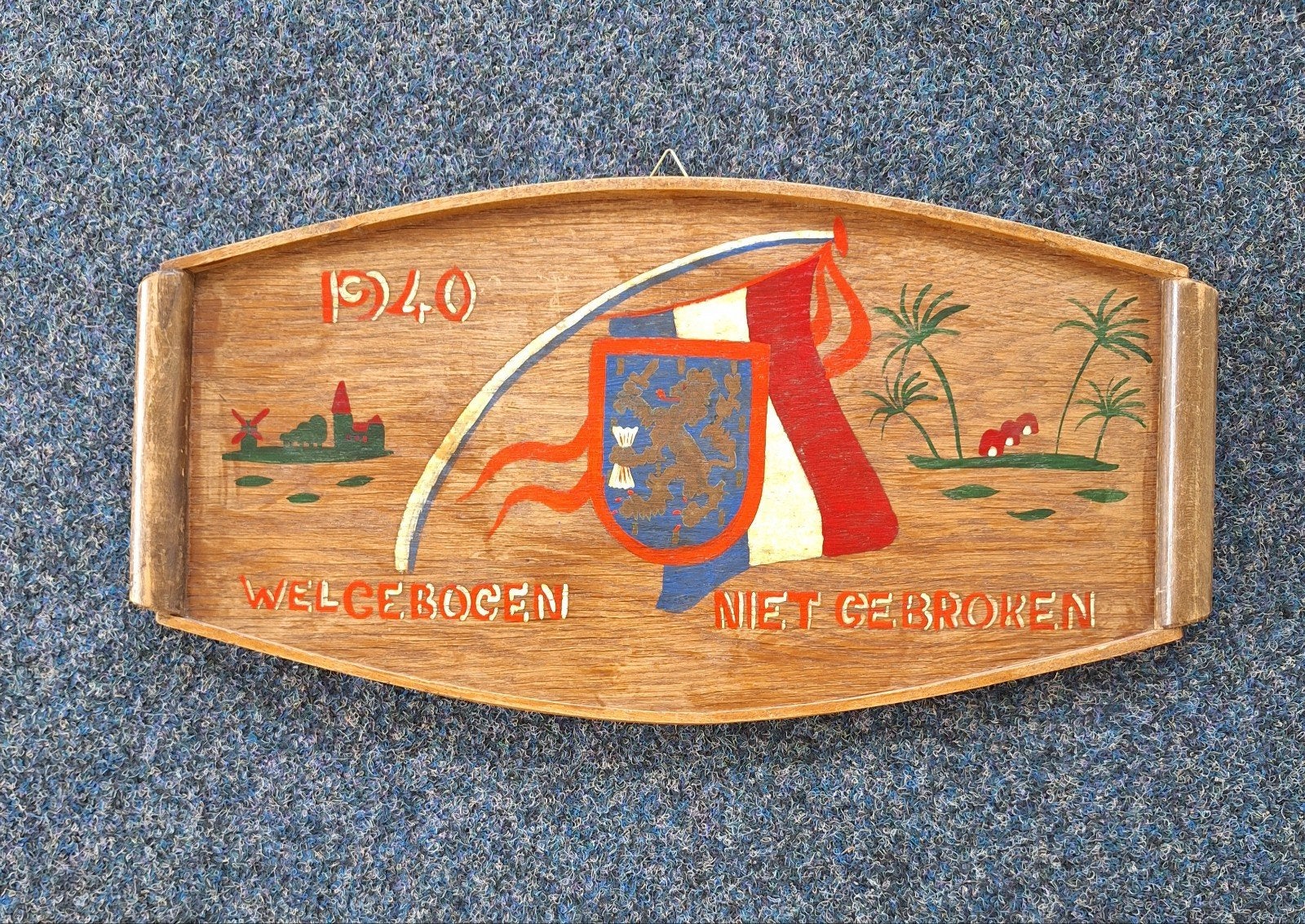 Vintage houten dienblad 1940 'Wel gebogen niet gebroken', Ophalen, Nederland