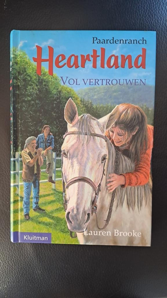 Lauren Brooke - Heartland Paardenranch Vol vertrouwen, Ophalen of Verzenden, Zo goed als nieuw, Lauren Brooke, Fictie