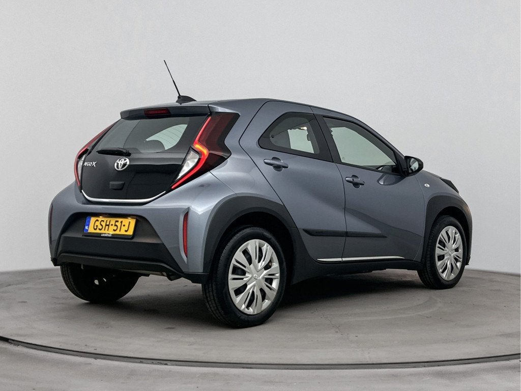 Toyota Aygo X 1.0 VVT-i S-CVT Play Automaat | Apple Carplay-, Auto's, 12 maanden, Stof, Gebruikt, 4 stoelen