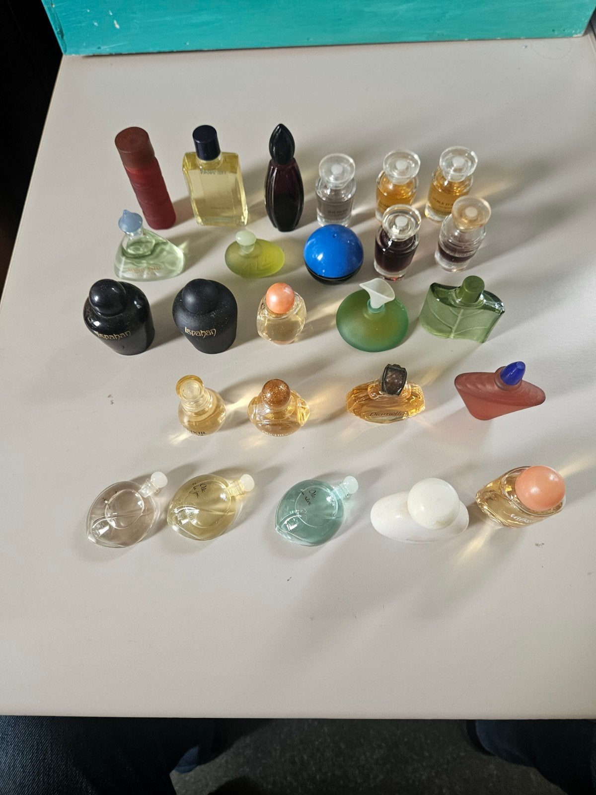 Yves Rocher miniatuur parfumflesjes, Verzamelen, Parfumverzamelingen, Ophalen of Verzenden, Zo goed als nieuw, Miniatuur, Gevuld