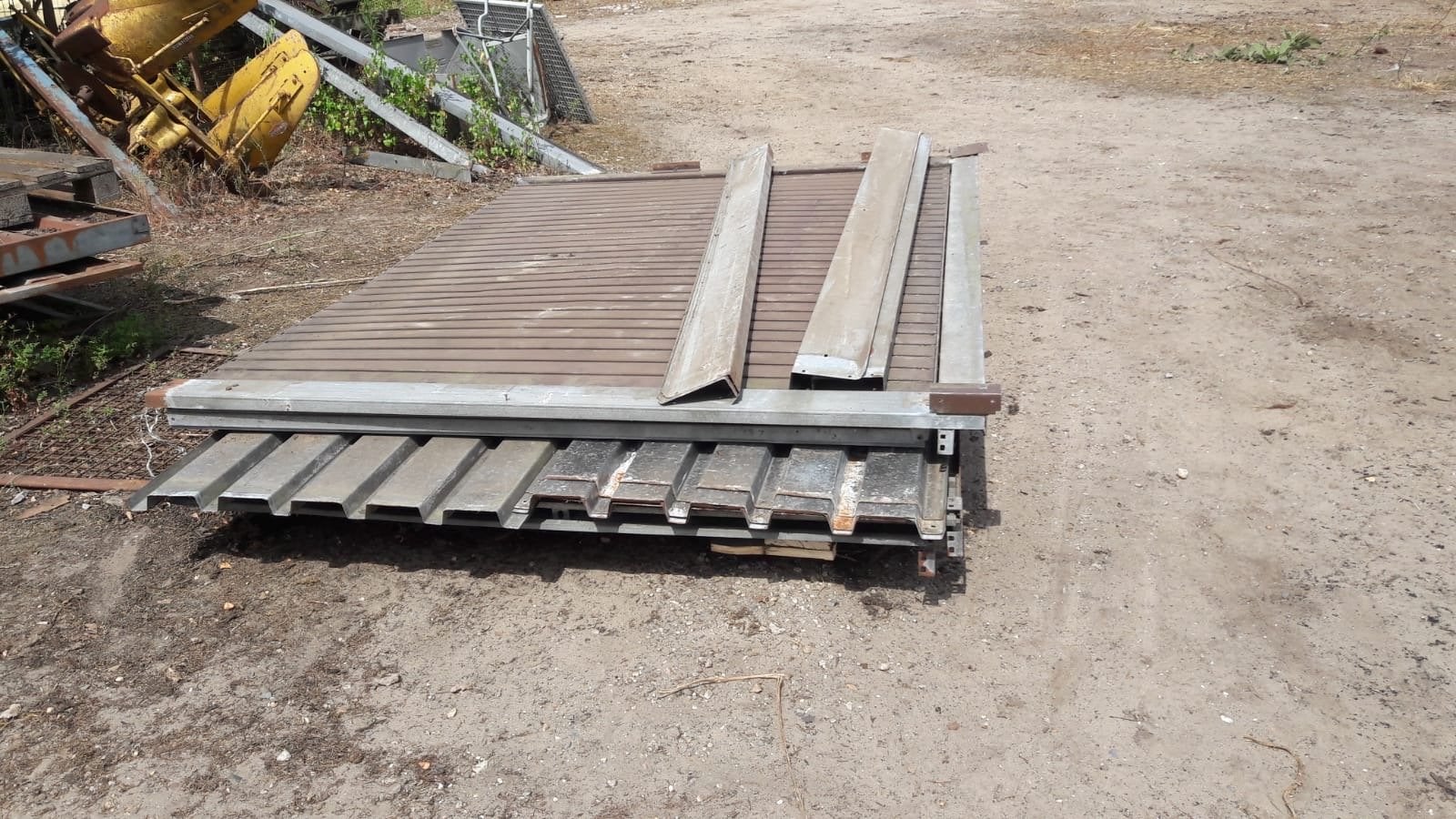 Zelfbouw pakket stalen garage met grote deur en loopdeur, Ophalen, Gebruikt, Garagedeur, Metaal