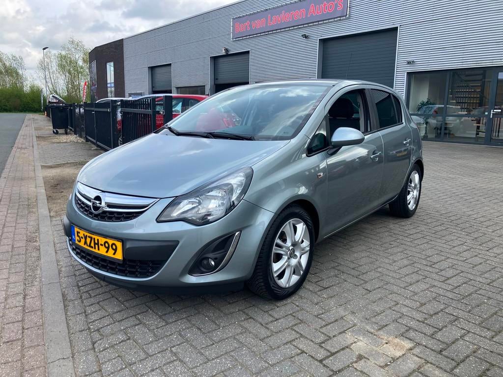 Opel Corsa 1.4-16V BlitZ 5-Deurs LUXE UITVOERING !, Auto's, Voorwielaandrijving, Euro 5, Gebruikt, 1398 cc