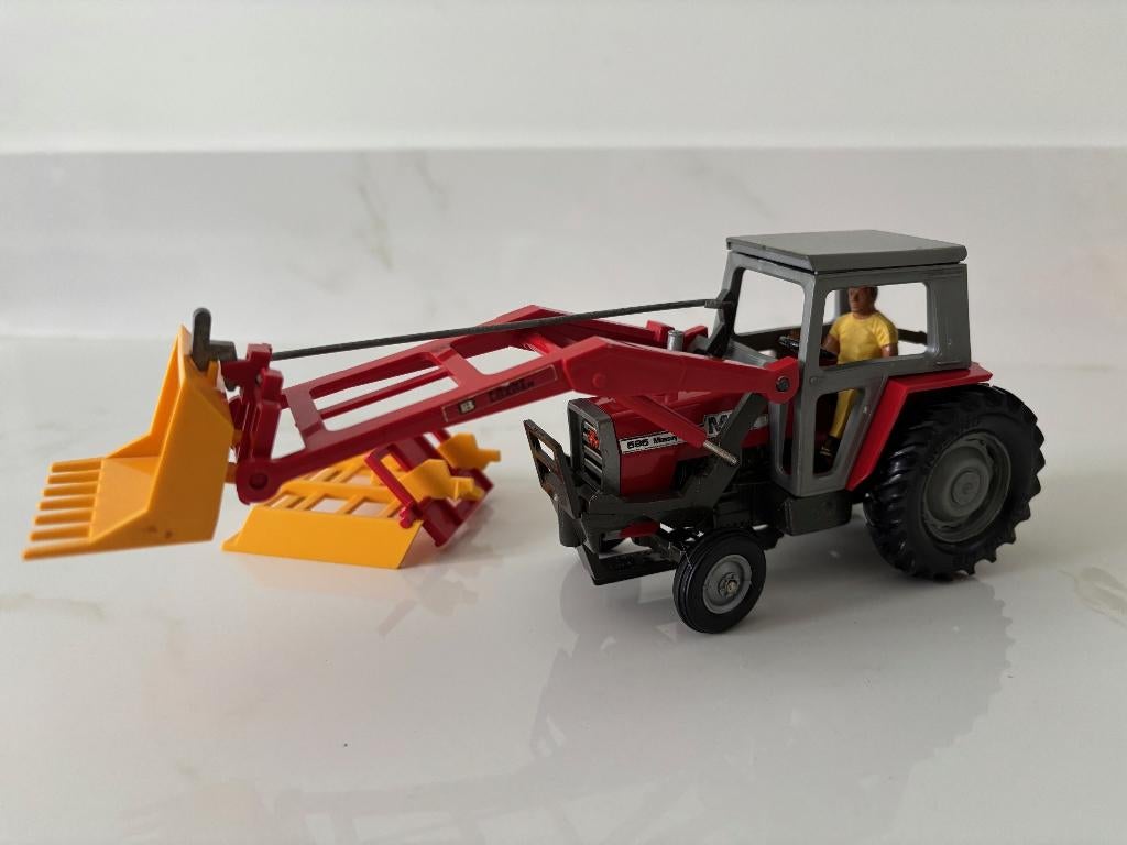 Britains 1:32 Massey Ferguson 595 met voorlader, Ophalen of Verzenden, Gebruikt, Tractor of Landbouw, Britains