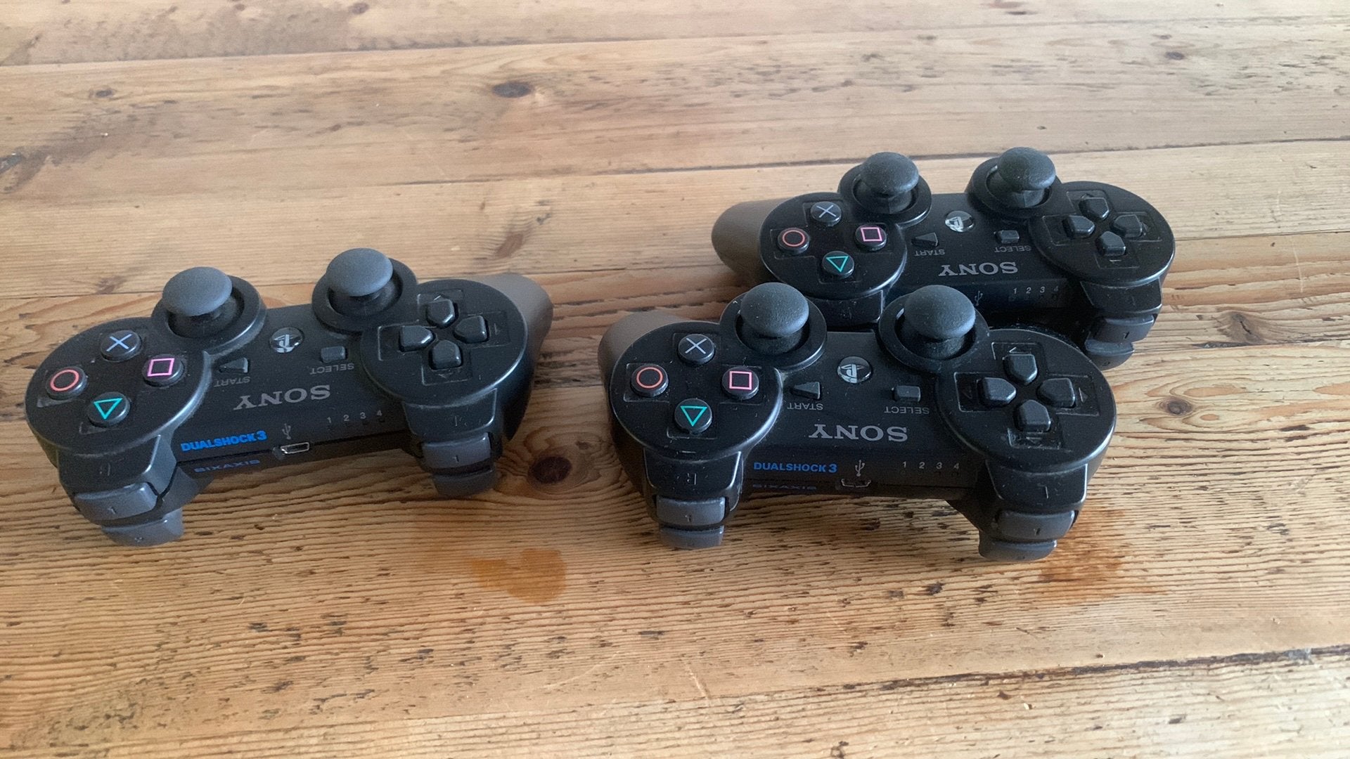 3 controllers ps3 playstation sony controller, Verzenden, Overige genres, Zo goed als nieuw, 3 spelers of meer