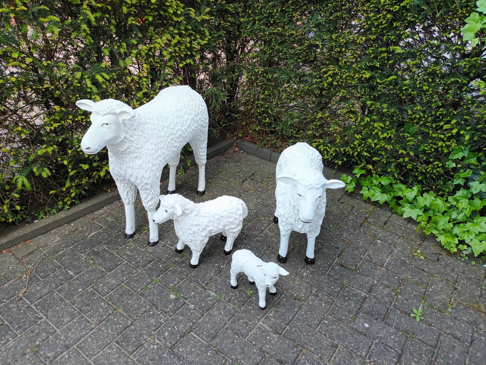 2 stuks GROTE SCHAPEN uitverkoop., Tuin en Terras, Tuinbeelden, Ophalen, Nieuw, Kunststof, Dierenbeeld