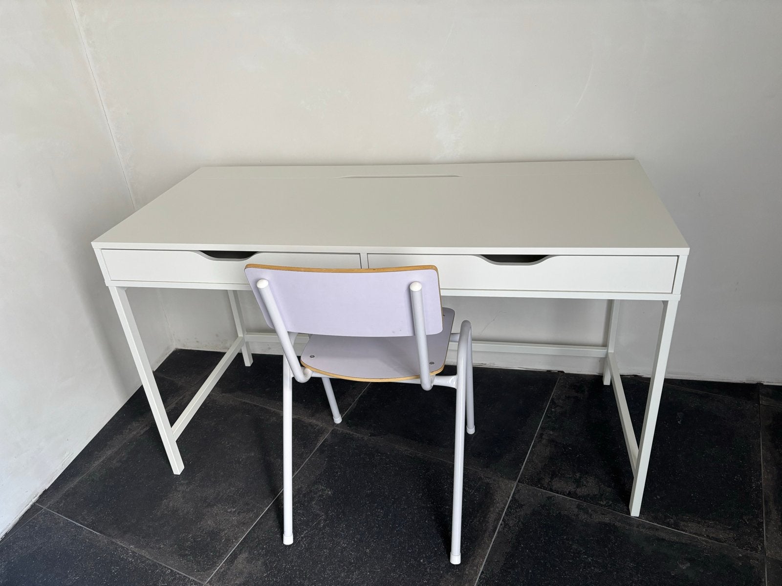 IKEA Bureau Erik met 2 lades en kabelgoot - Wit, Ophalen, Gebruikt, Met lades, 132 cm