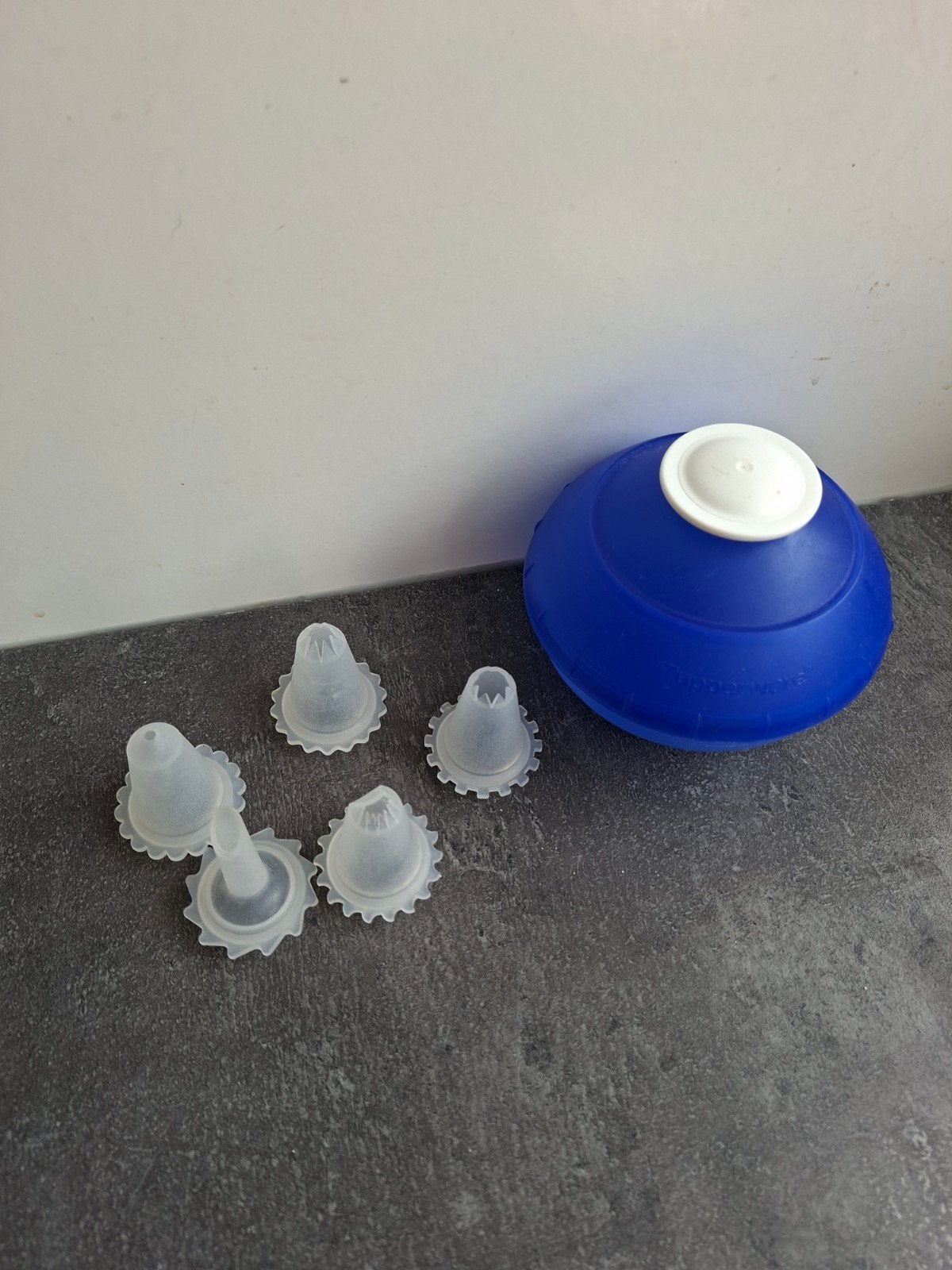 Tupperware slagroomspuit Decorator met spuitmondjes, Gebruikt, Blauw, Overige typen, Ophalen of Verzenden