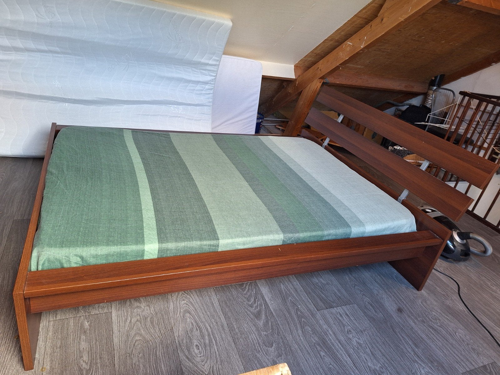 IKEA Tweepersoonsbed 140x200 cm met lattenbodem, Ophalen, Gebruikt, Bruin, Tweepersoons