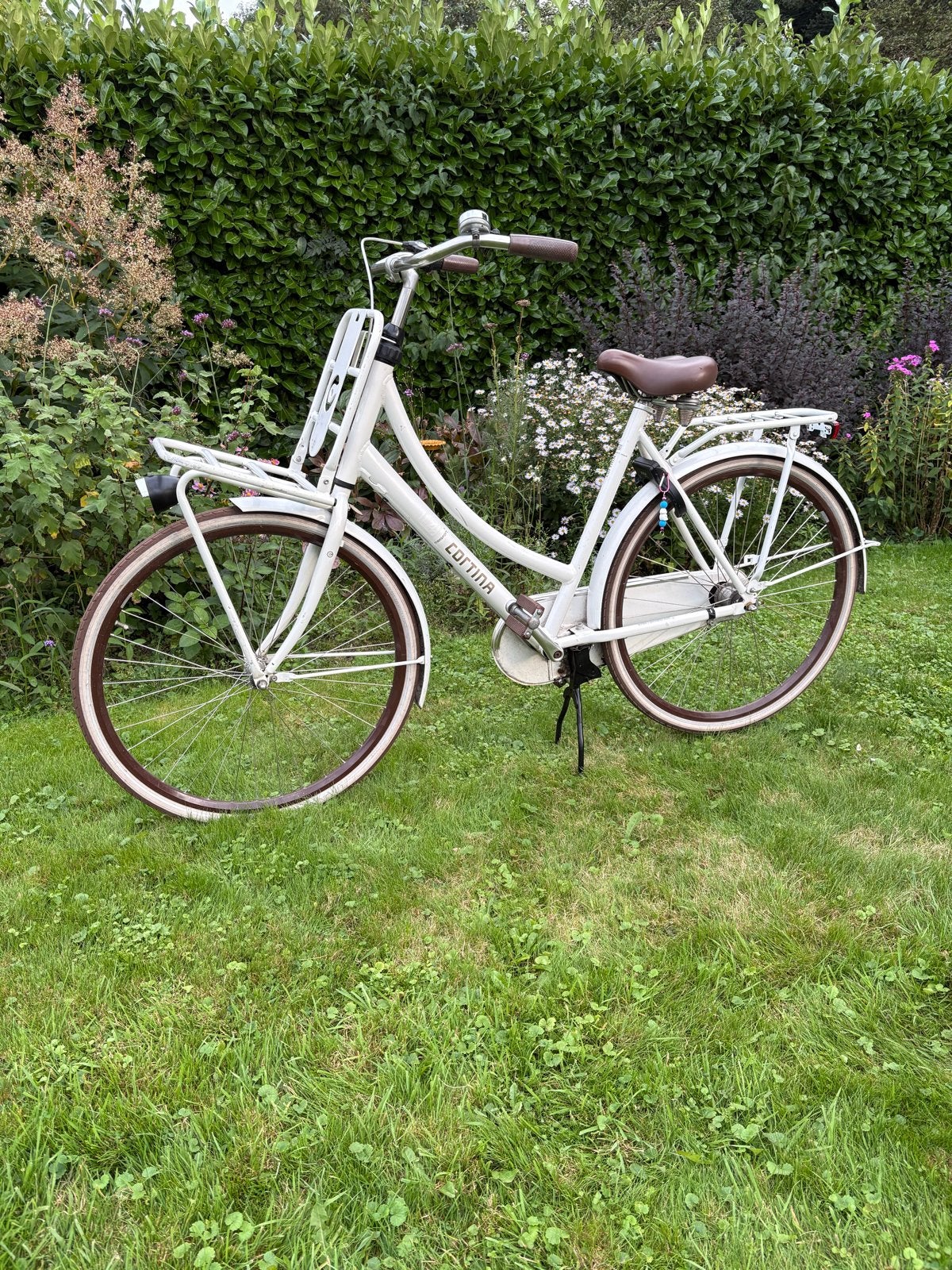 Cortina Damesfiets 28 inch Crème/Wit, Terugtraprem, (Extra) lage instap, Zo goed als nieuw, 50 tot 53 cm