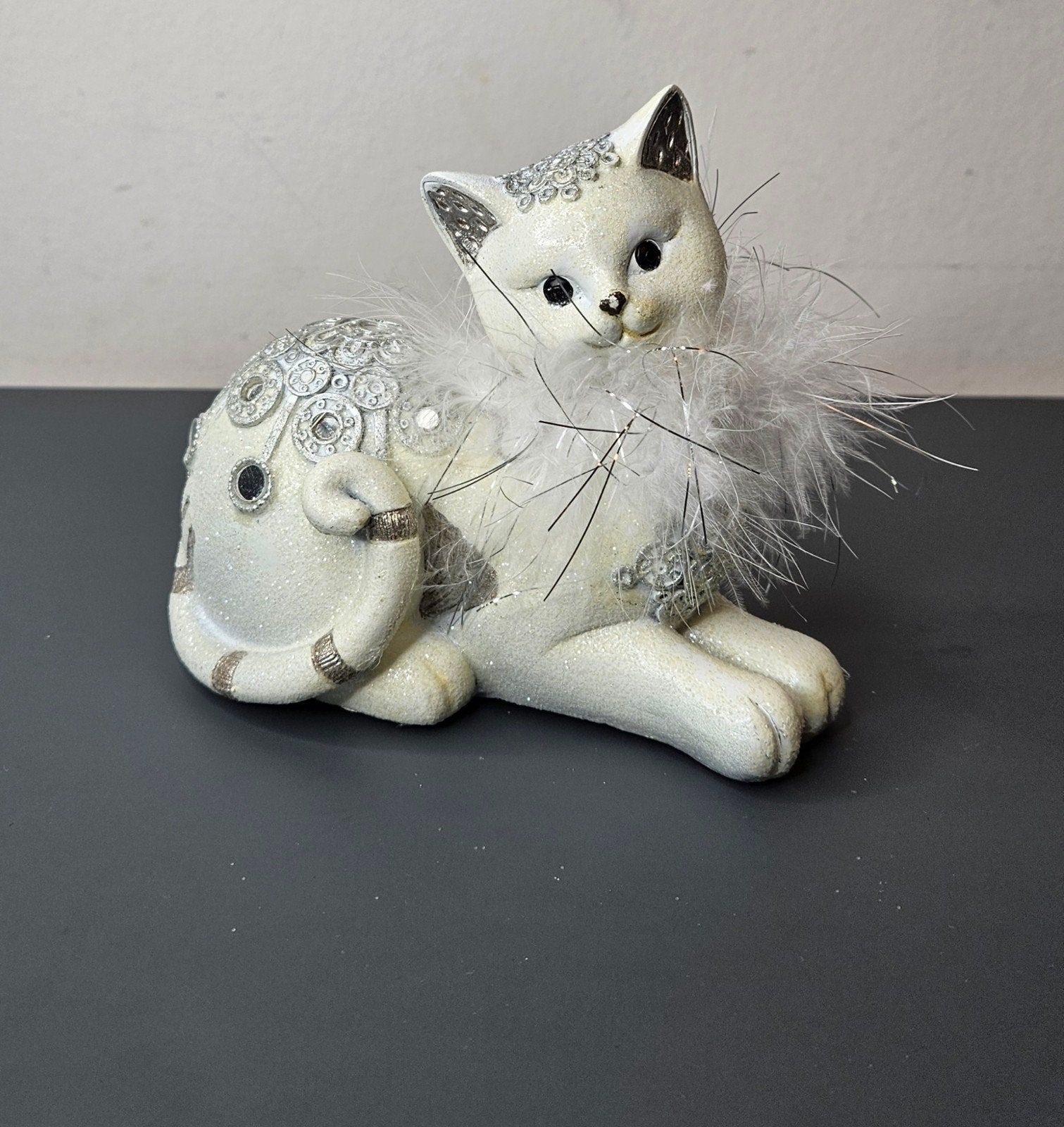Beeldje "kat winter"  H.15cm, Verzamelen, Ophalen of Verzenden, Nieuw, Dier