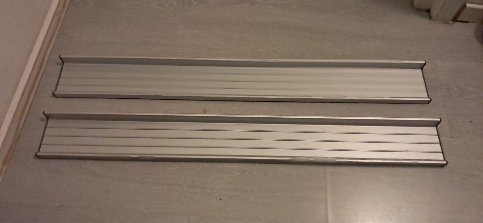 aluminium wandplanken Ikea, Ophalen, Zo goed als nieuw