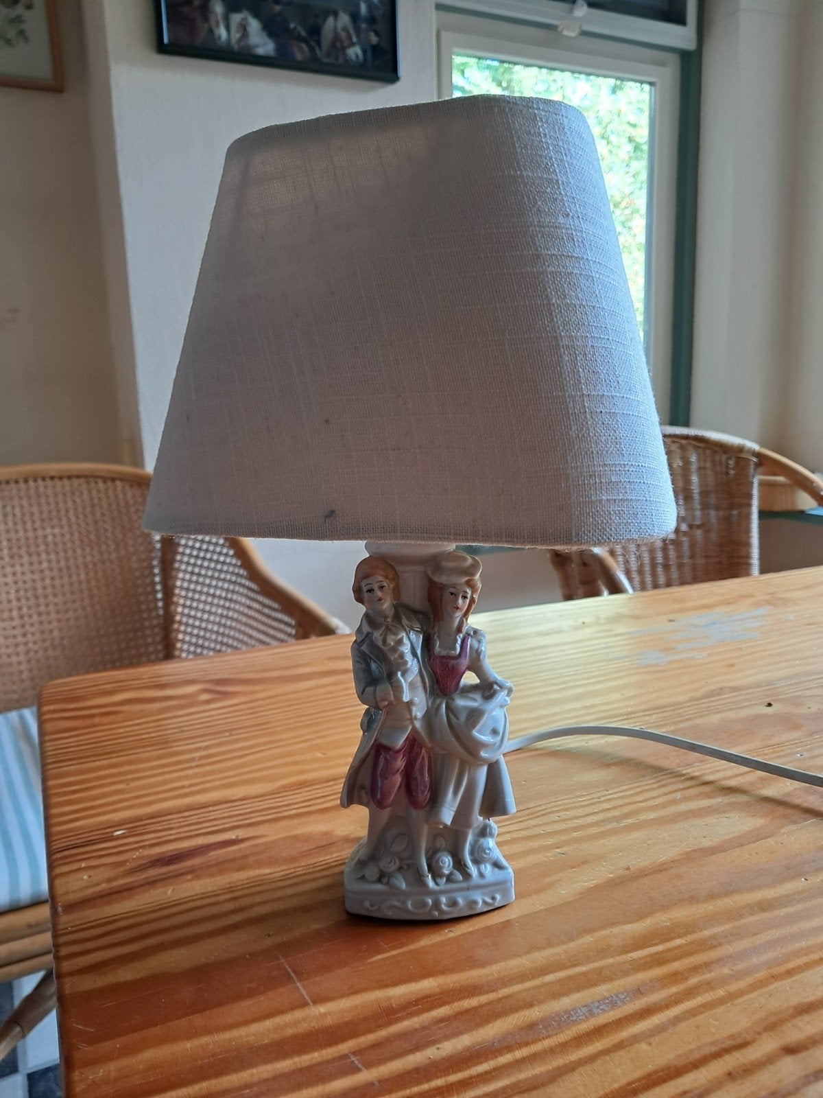 Vintage tafellamp met romantisch beeldje, Ophalen of Verzenden