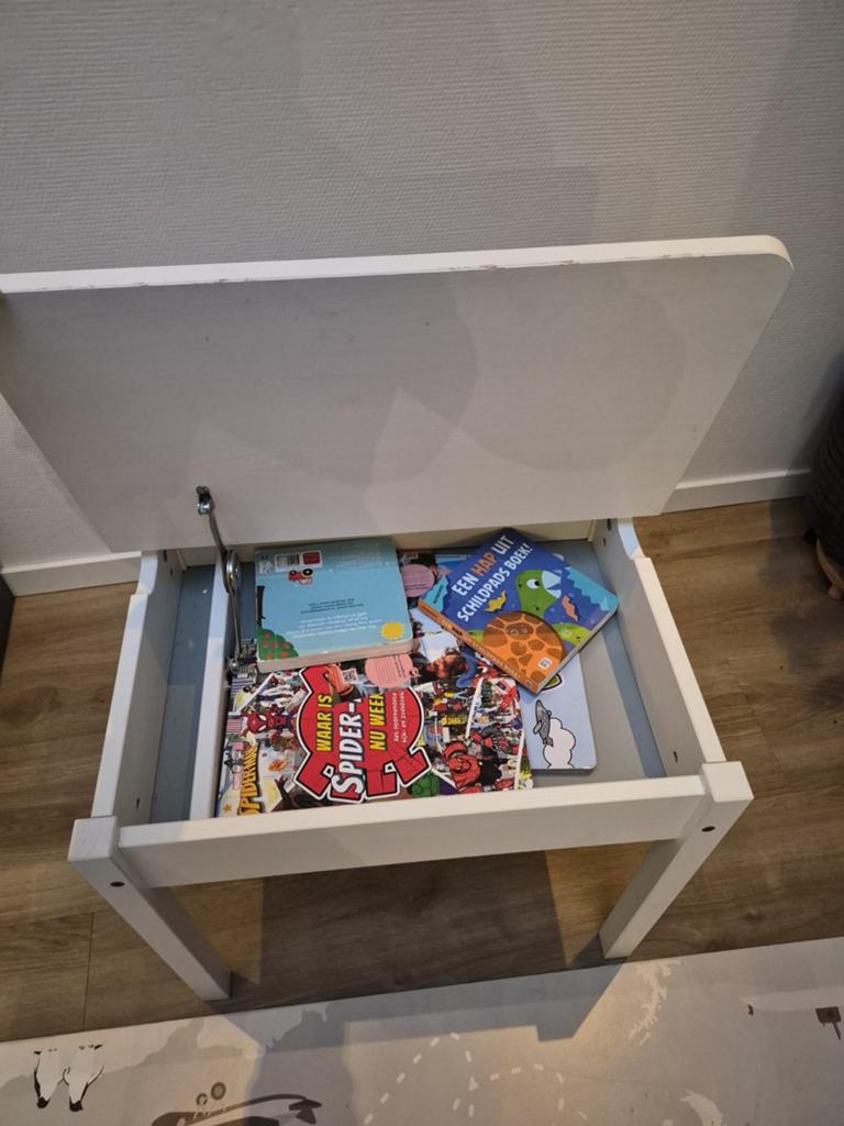 Witte Ikea schoolbank / kindertafel met opbergruimte, Ophalen, Gebruikt, Tafel(s)