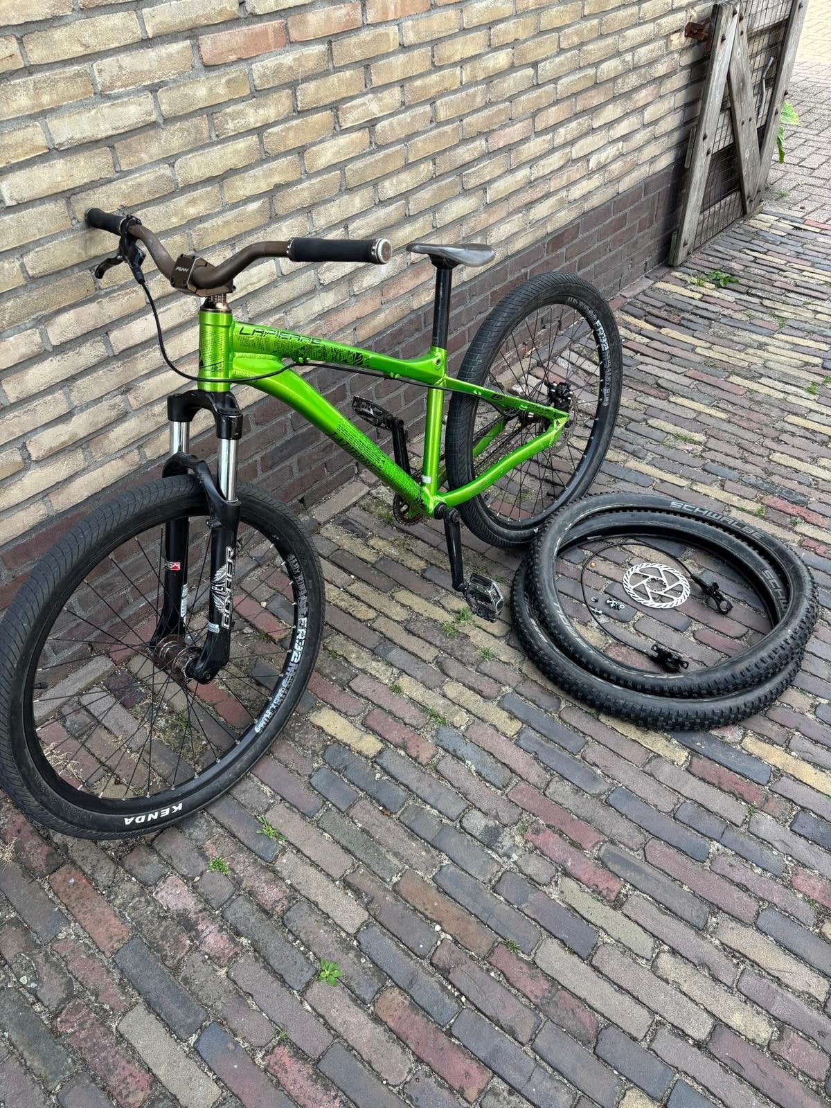 Lapierre Rap 2.2 Dirt Jumper, Fietsen en Brommers, Fietsen | Crossfietsen en BMX, Gebruikt, 24 inch of meer, Staal, Schijfrem