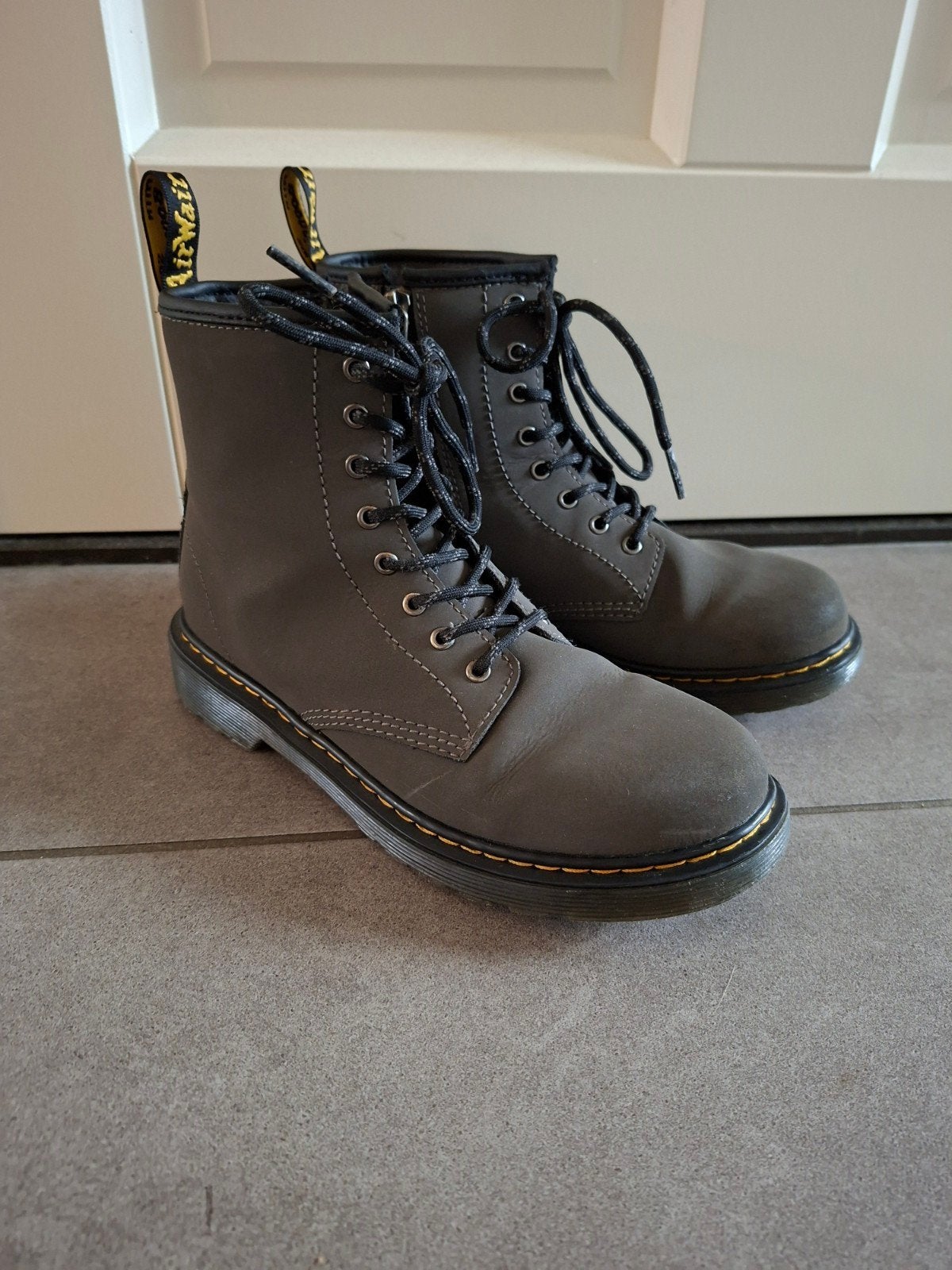 Dr. Martens Serena Laarzen - Maat 36 - Grijs, Kleding | Dames, Lage of Enkellaarzen, Ophalen of Verzenden, Grijs, Dr. Martens