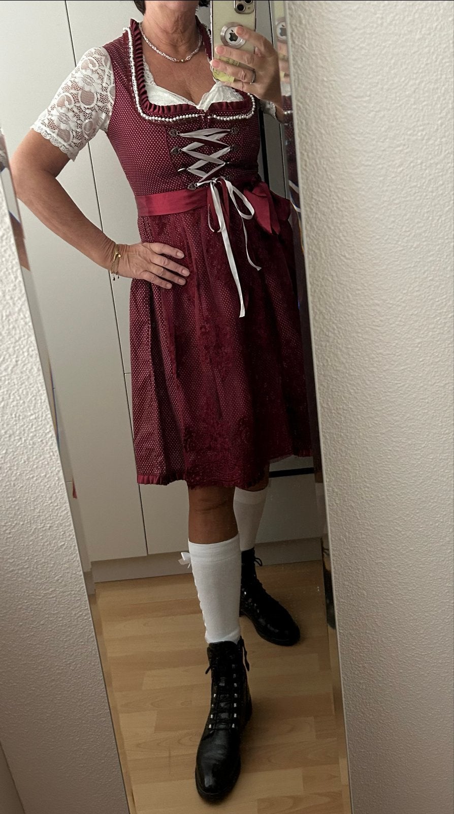 Dirndl jurk met kousen - Haus Huberts - Maat 42, Maat 42/44 (L), Ophalen of Verzenden, Zo goed als nieuw, Knielengte