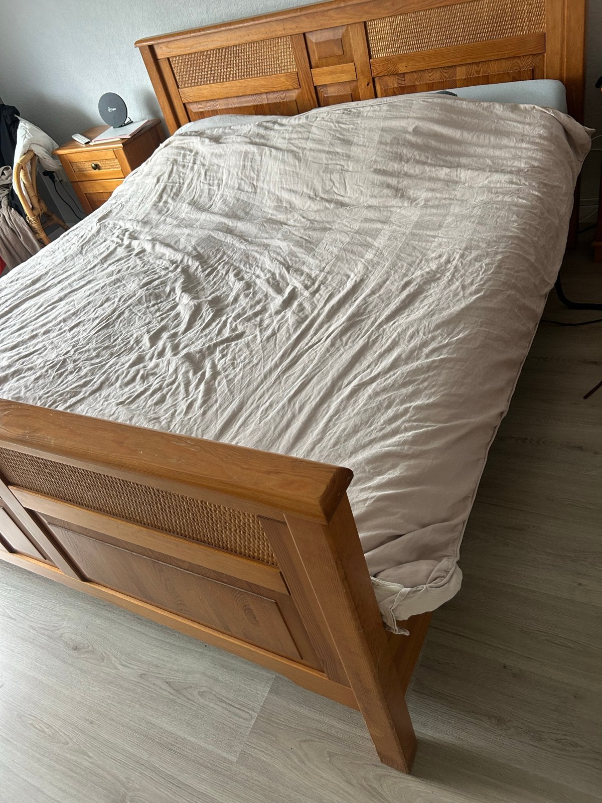 Houten tweepersoonsbed met verstelbare lattenbodems, Huis en Inrichting, Slaapkamer | Bedden, Ophalen, Bruin, Tweepersoons, 200 cm