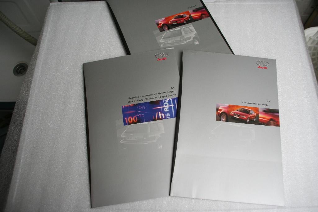 Folder Audi A4 + folder tech.specificaties (11-1995) (39), Ophalen of Verzenden, Zo goed als nieuw, Audi