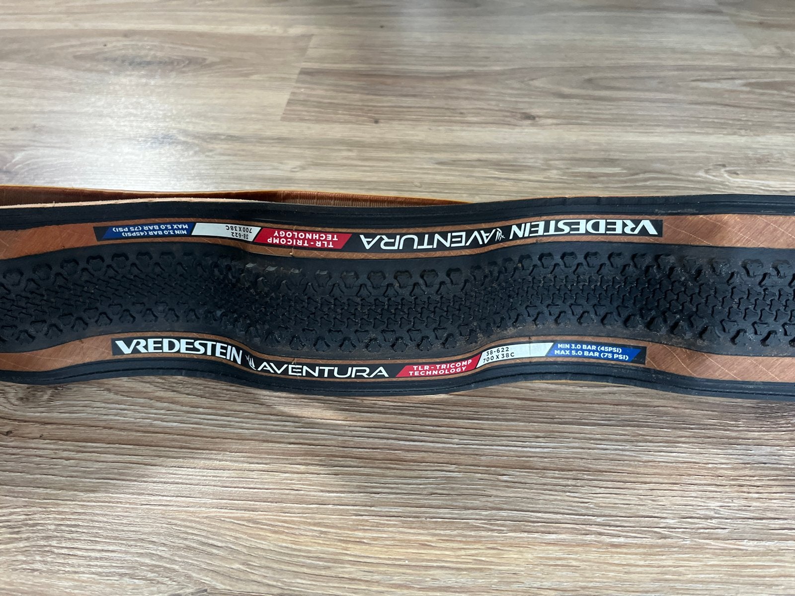 Vredestein Aventura Gravelband 700x38C TLR-Tricomp, Band, Nieuw, Ophalen of Verzenden, Gravelbike