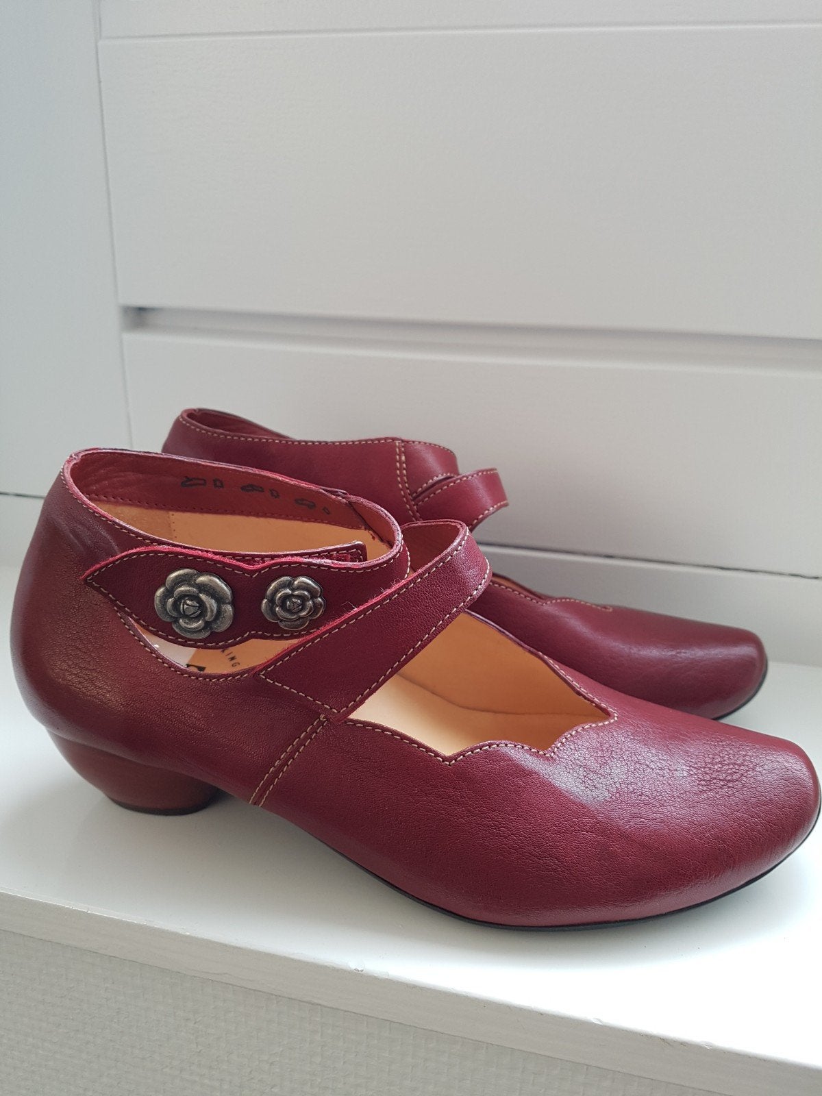 Think schoenen leer zgan mt 38, Kleding | Dames, Ophalen of Verzenden, Zo goed als nieuw, Rood, Sneakers of Gympen