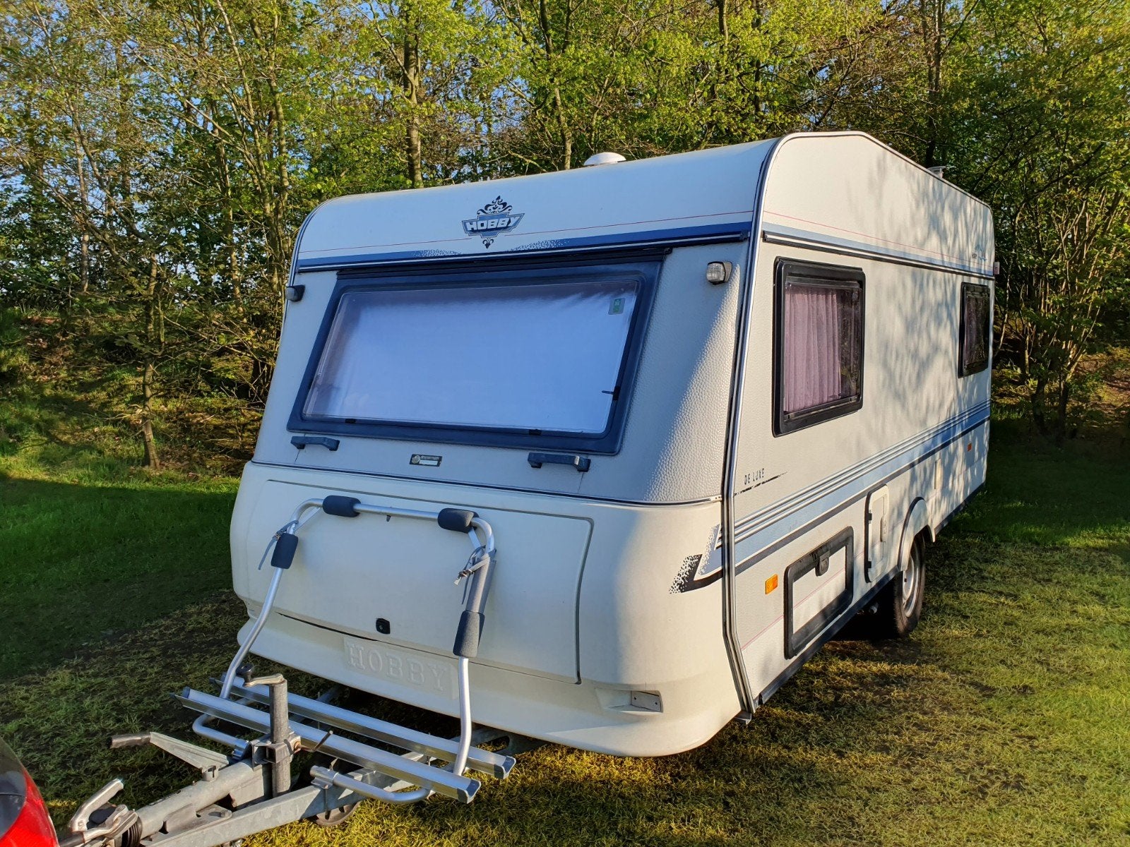 Hobby De Luxe Caravan met voortent en fietsenrek, Caravans en Kamperen, Vast bed, Rondzit, Hobby, Particulier
