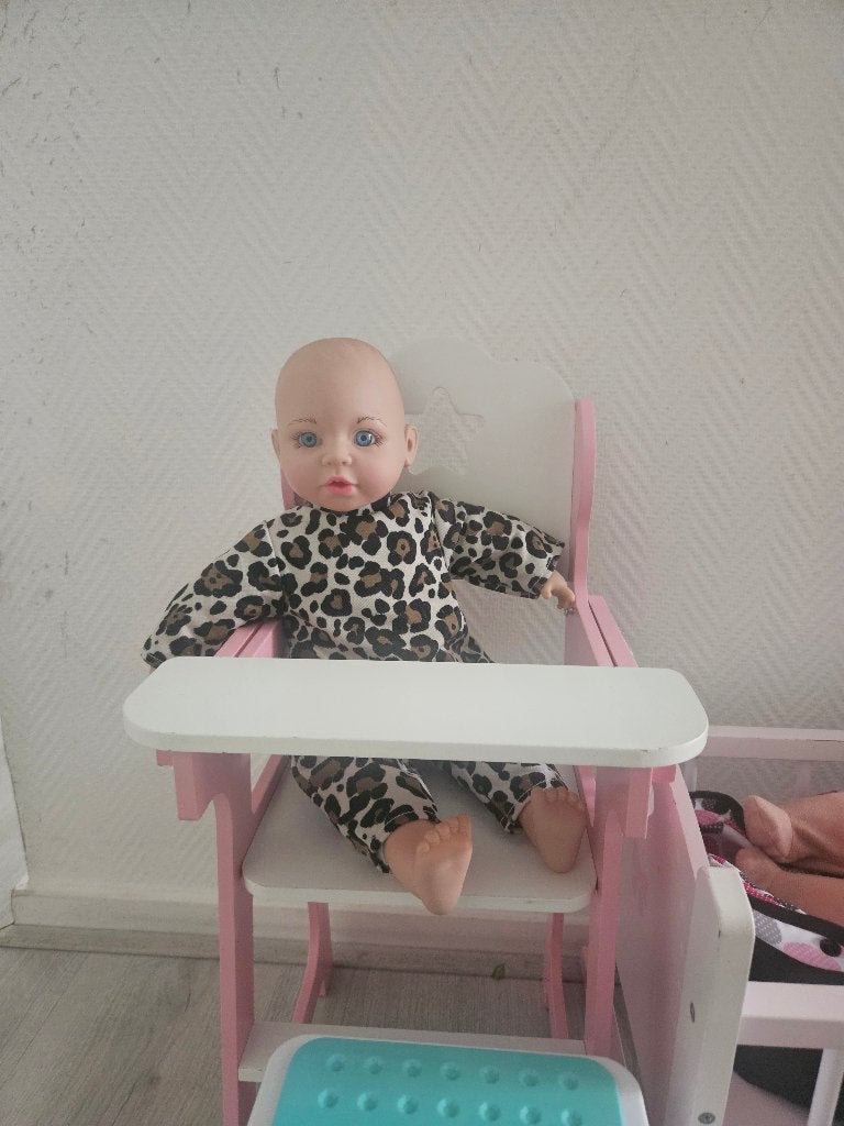 Poppen plus houten bedje en stoeltje, Ophalen, Gebruikt, Babypop