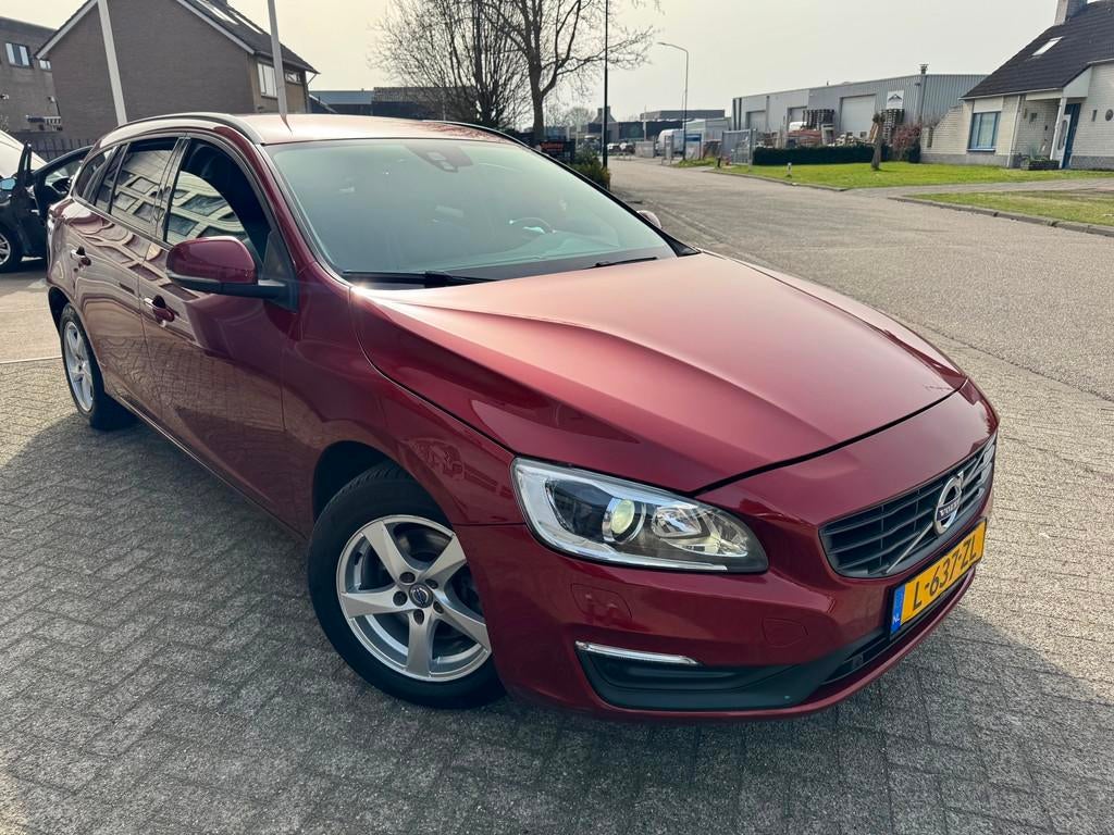 Volvo V60 2.0 D2 Ocean Race AIRCO,NAVI,LEER, Auto's, Volvo, Voorwielaandrijving, Bi-Xenon koplampen, Gebruikt, Euro 6