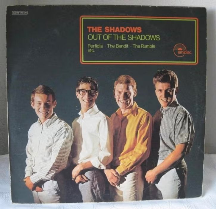 10. LP The Shadows Out of the Shadows, LP, Pop, Ophalen of Verzenden, Zo goed als nieuw