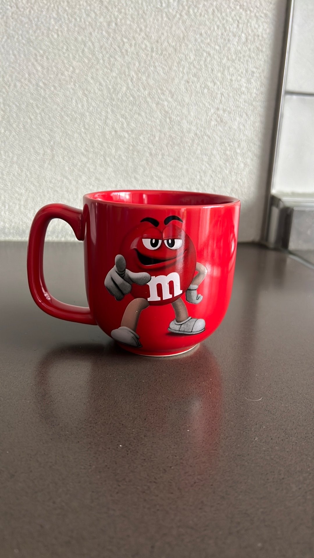 M&M’s rode beker, Ophalen of Verzenden, Zo goed als nieuw, Overige stijlen, Kop(pen) en/of Schotel(s)