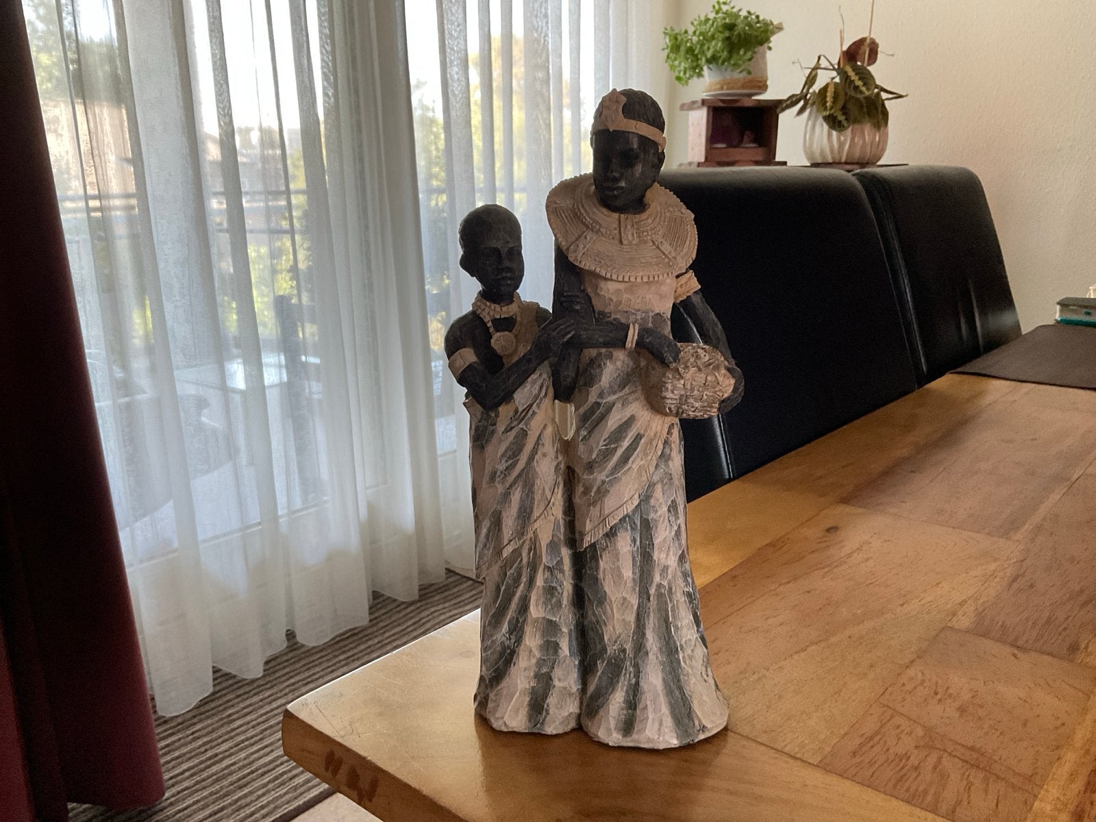 Afrikaans beeld van moeder en kind, Groep mensen, Ophalen of Verzenden, 20 - 50 cm, Overige materialen