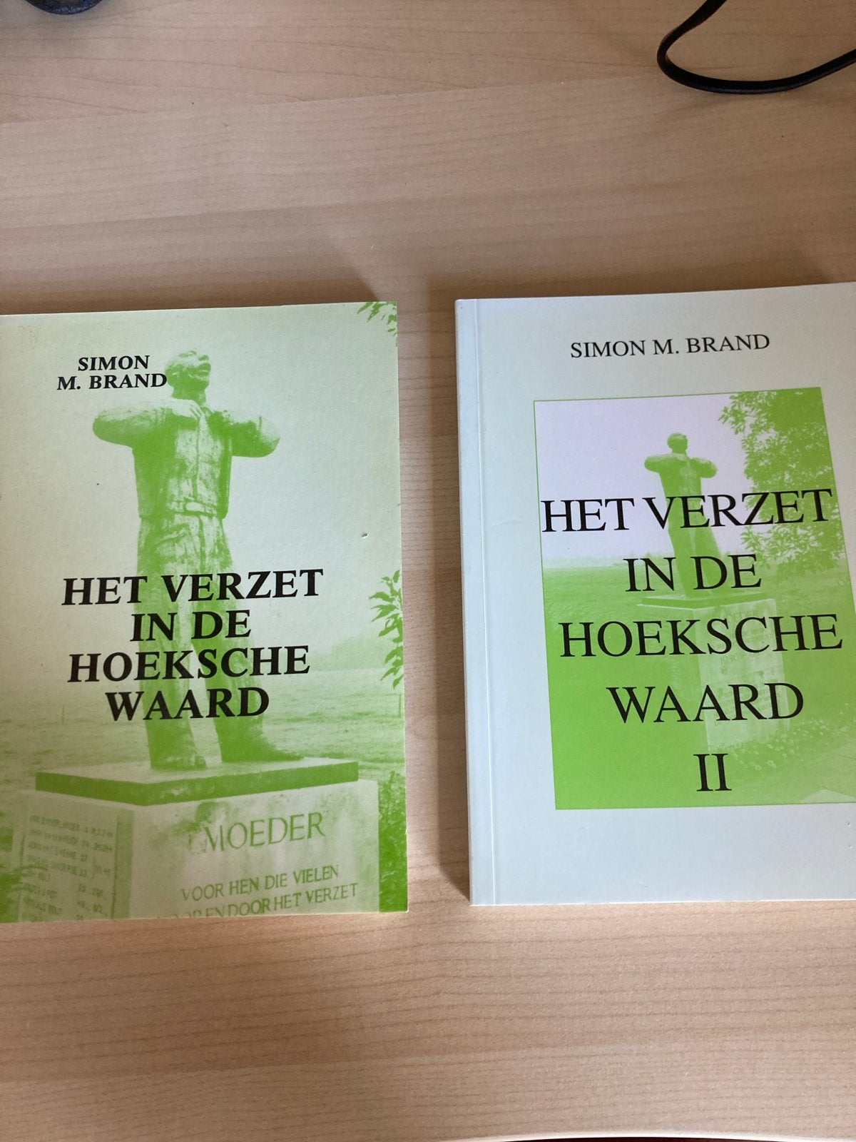 Het Verzet in de Hoeksche Waard I & II - Simon M. Brand, Ophalen of Verzenden, 20e eeuw of later, Zo goed als nieuw