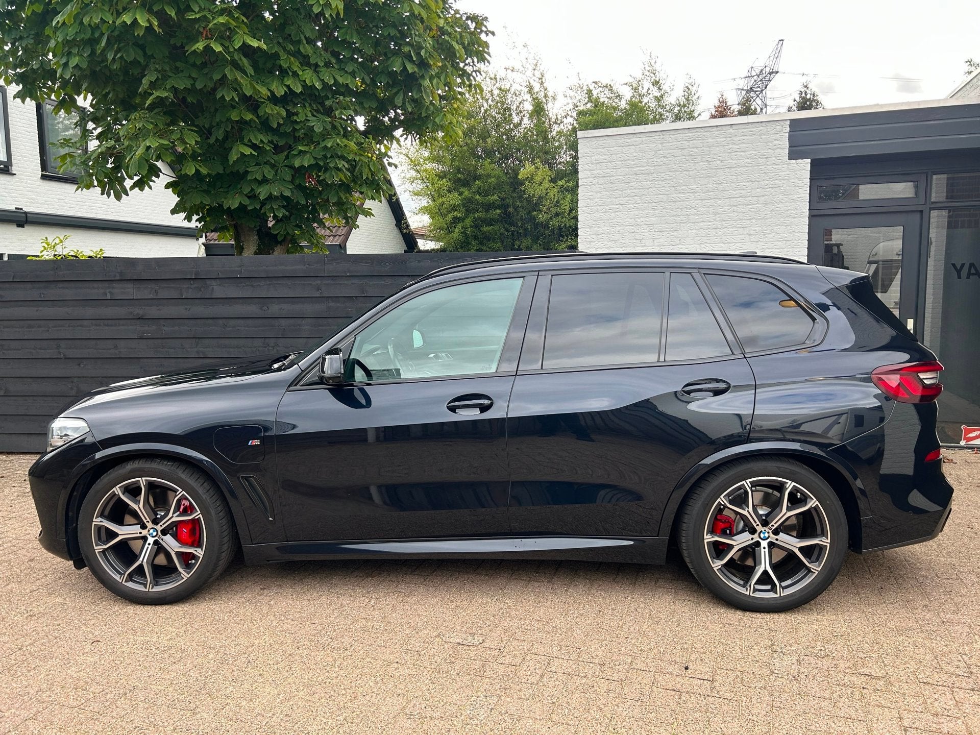 BMW X5 XDrive45e, M-sport, BTW, Skylounge, Massage, Softclos, Auto's, BMW, Dealer onderhouden, Gebruikt, 394 pk, Zwart