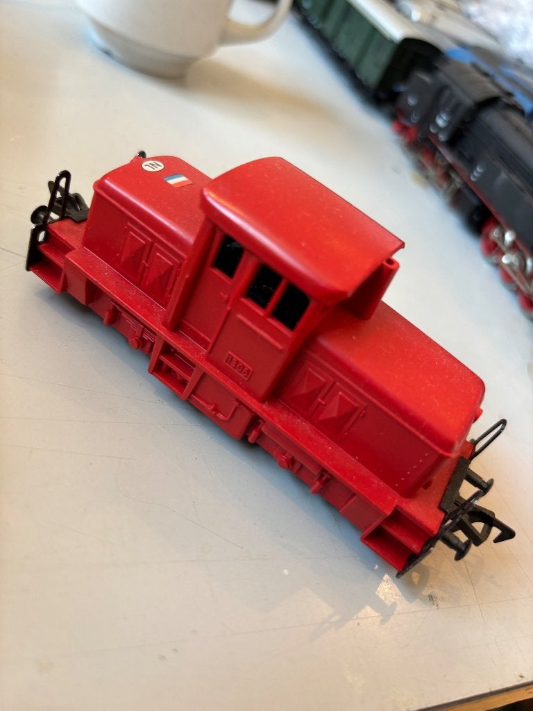Fleischmann 1306 rangeerlok locomotief h0 rood, Ophalen of Verzenden, Gelijkstroom, Locomotief, Fleischmann