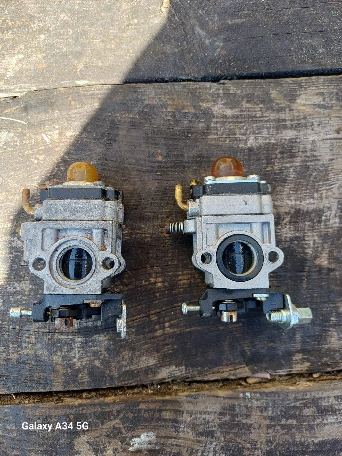 2x Carburateur HLMR15A2 voor kleine motoren, Ophalen of Verzenden