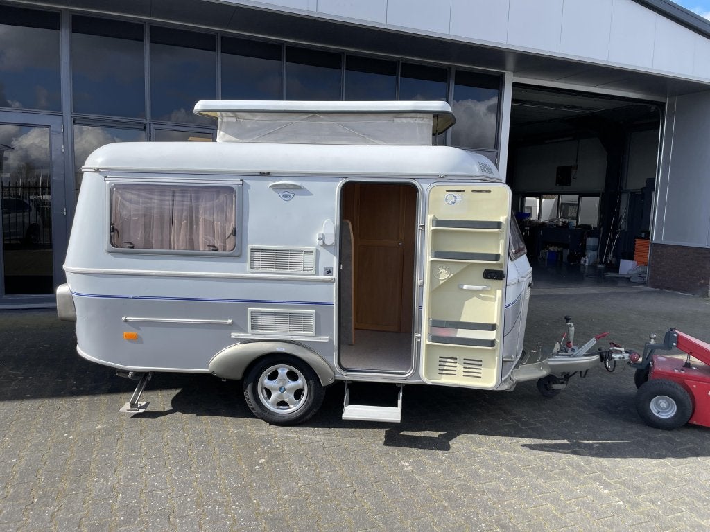 Eriba Touring 320 GT Bed/ Zit WC + Tent kompakt hefdak 850kg, Tot en met 2, Bedrijf, Treinzit, 750 - 1000 kg